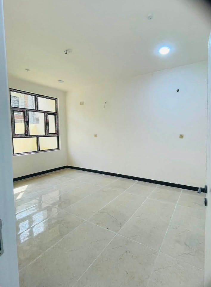 البيع بيت مساحه 100 وجه5
حي الاعلام الشباب مربع الذهبي
بناء جديد جاهز السكن
 بناء درجه اولى  
طابقين 
طابق اول 
صاله ومطبخ وخدمات وغرفت نوم
طابق الثاني 
غرفتين نوم وخدمات  
اتصال ع ارقام 
***********
***********
