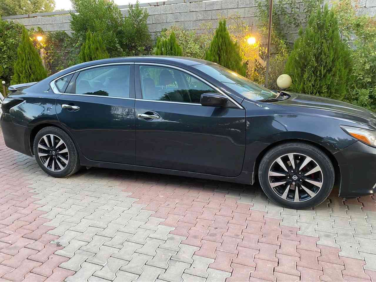 نيسان التيما موديل 2018  اسود كذابي
واردي امريكي مواصفات sv 
رقم اربيل باسمی
محرك وكير وتبريد كله بشرط 
وين ماتريد افحص
محرك اربعه سلندر تنفس طبيعي المرغوب
بصمه 
تشغيل عن بعد
ابواب بصمه 
صندوق بصمه
تحديد سرعه
شاشه وكاميرا
وبعد بيها مواصفات 
سيارا حادثها جاملخ السايق وكلير بخ امريكا بابين وجاملغ
 بجم وخلف كبس 
سيارا نظيفه مابيها مصرف 
صلانصه بيلاد
دفتر بنزین کرکوک موجود 
سعر 113 مجال ـ
للتواصل *********** 
عنوان سياره كركوك كركوك, العراق
