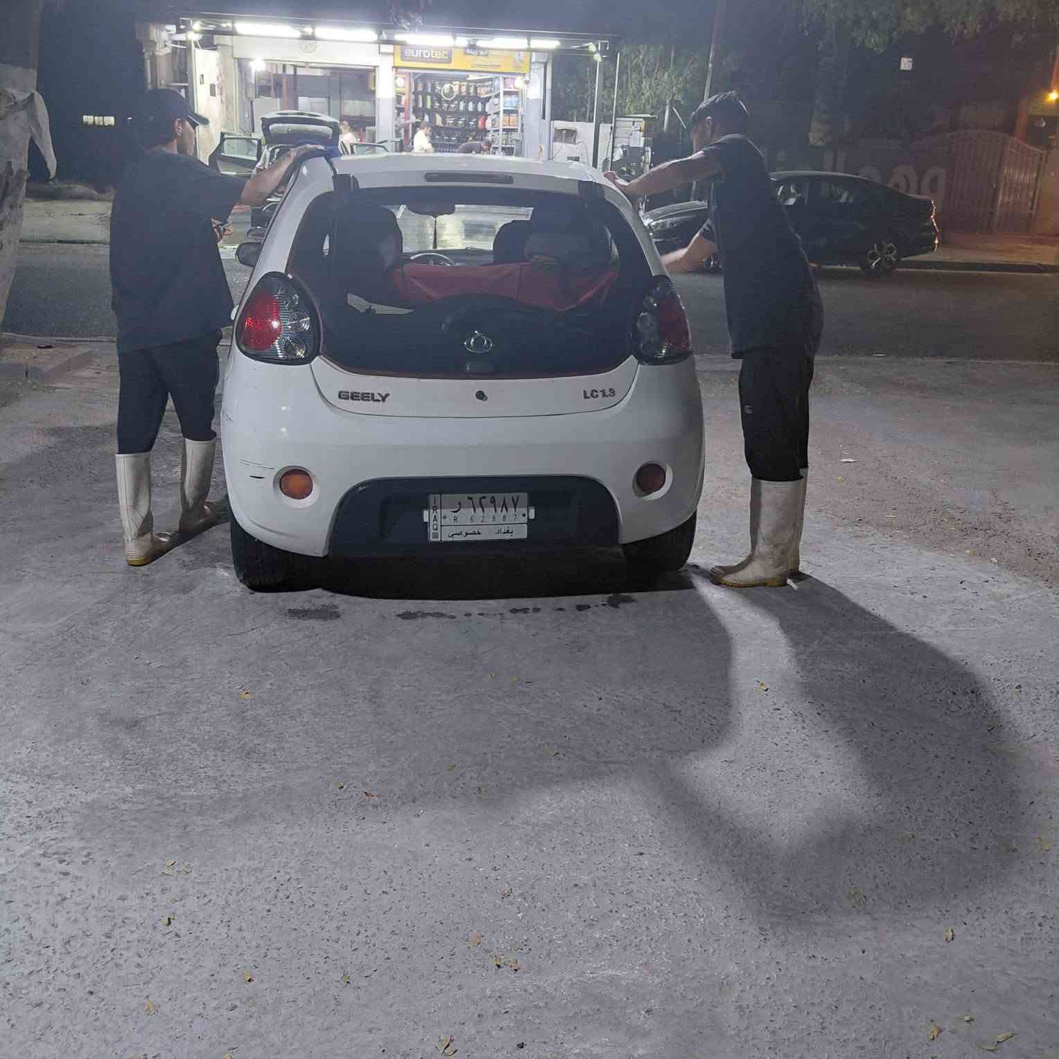 جيلي باندا للبيع موديل ٢٠١٢ مكانها بغداد اليرموك السعر ٥٠ بيها مجال
***********
