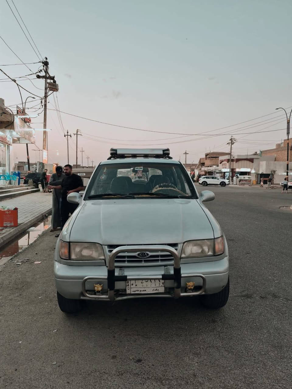 سبورتج رقم بغداد محرك مفتوح كير اوتو سنوية منتهية سنتر لوك ولو كير شغال مكان السيارة واسط النعمانية 
السعر 45 وبيها مجال 
***********
