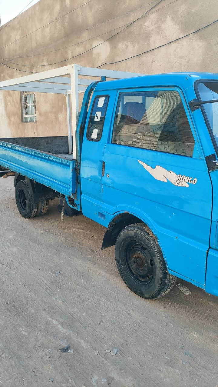 السلام عليكم كيا بنكو موديل 95 قماره وربع سبعه جنكال تخم تاير اطارات الخلفي 13 واكسل ام عيون رقم بغداد باسمي سياره قماره بلاديه عتب بيبان وادوار بلادي مكان النجف *********** السعر 68 وبيها مجال قليل .
