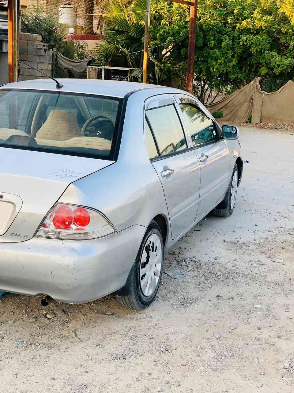 السلام عليكم ورحمه الله وبركاته
لانسر موديل 11 رقم بغداد انكليزي
داخل عسلي مرغوب
قطعتين صبغ فقط 
مكينة كير مكفولات 
تبريد ثلج 
مكاني ديالى 
تلفون/***********
السعر /72وبيه مجال
