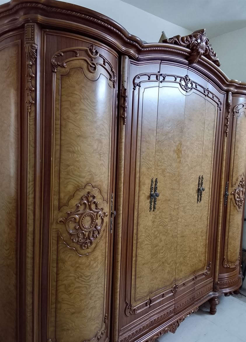 غرفه نوم ماليزية للبيع السعر 500 العنوان بغداد _ حي الجوادين للتواصل على الرقم ***********
