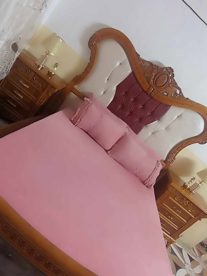 بمليون ٧٥٠  وبيها مجال قليل جديده تسكام مو سوكي نضيفه مسويها ب٣ ملايين 
خللها فقط جامه مفطوره

القاسم عنواني
***********
