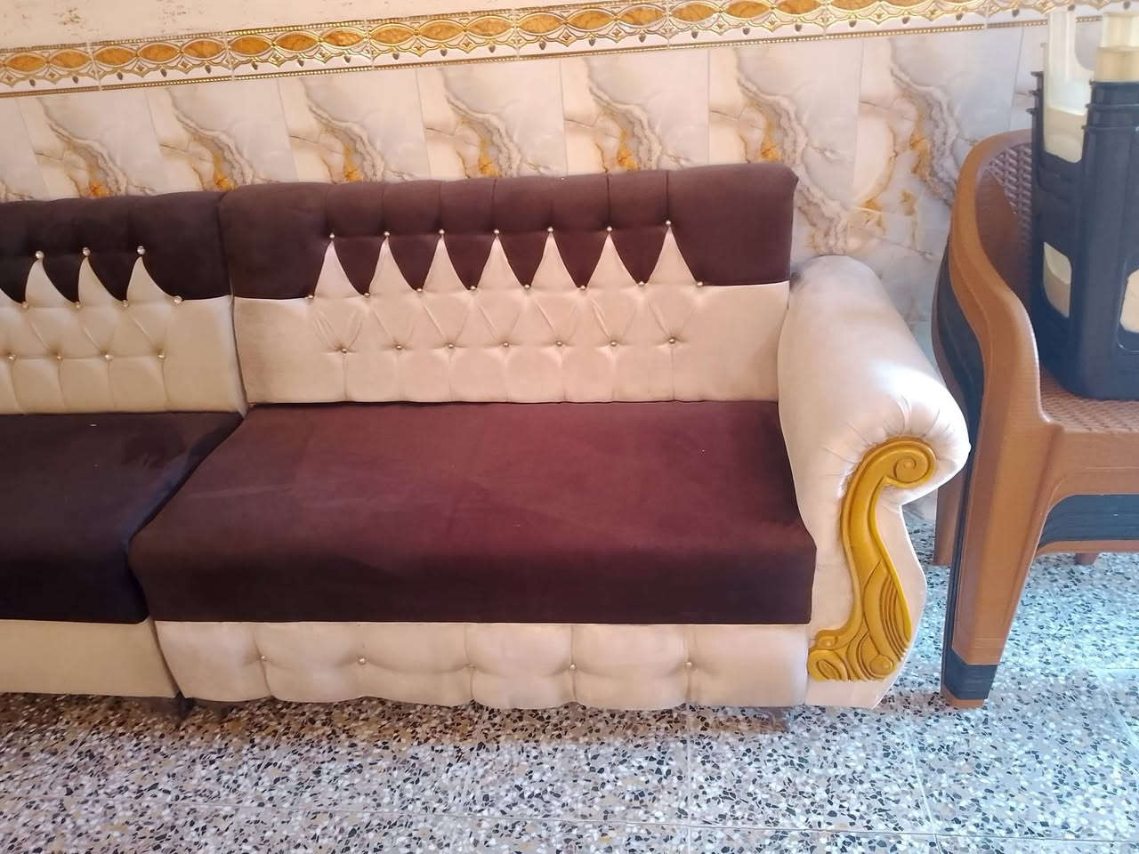 للبيع طقم قنفات مرتب ونظيف 🛋️✨
مناسب للبيت، وحالته واضحة بالصور.
للاستفسار والسعر راسلني خاص 📩
بيع وشراء – السعر قابل للتفاوض,,*********** مكانه طاهريه
