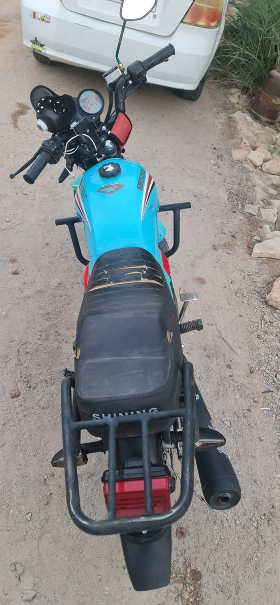 دراجه شاينك للبيع 
موديل ٢٠٢٥ 
كفاله عامه مكينه وكهربائيات 
دراجه ما ناقصه كلشي 
٦ ورقات عدا المكاتبه كمرك وصول صك كله مدفوع 
المكان بابل بدايه شارع النيل القديم قرب سكه القطار 
السعر ٧٧٥  
*********** هذا الرقم وتساب فقط
