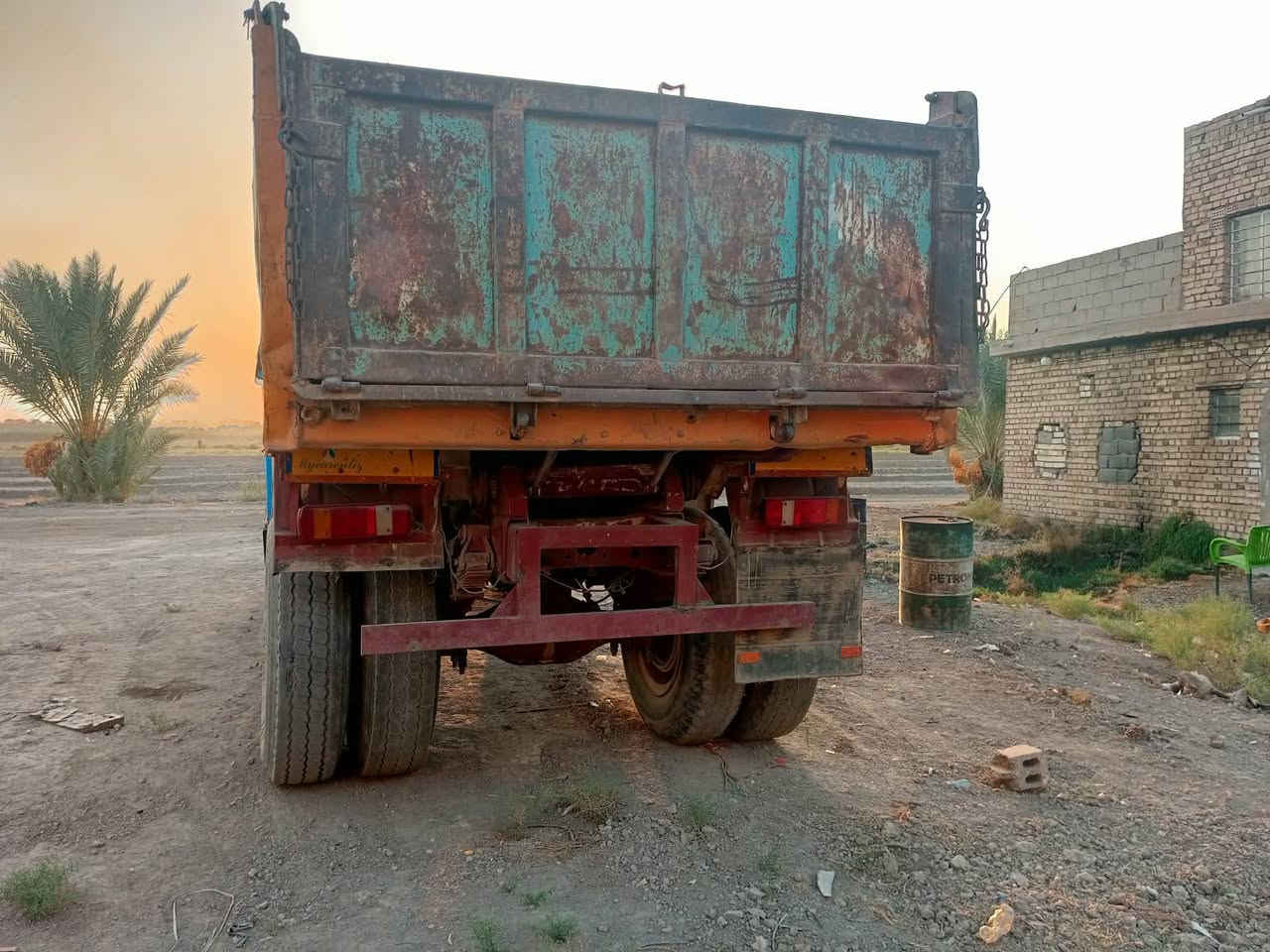 مان للبيع موديل ٨٢ محرك سوبر شرط كير شرط سيارة جاهزة على الشغل السعر ٦٥ وبيها مجال المكان بابل المسيب   ***********

