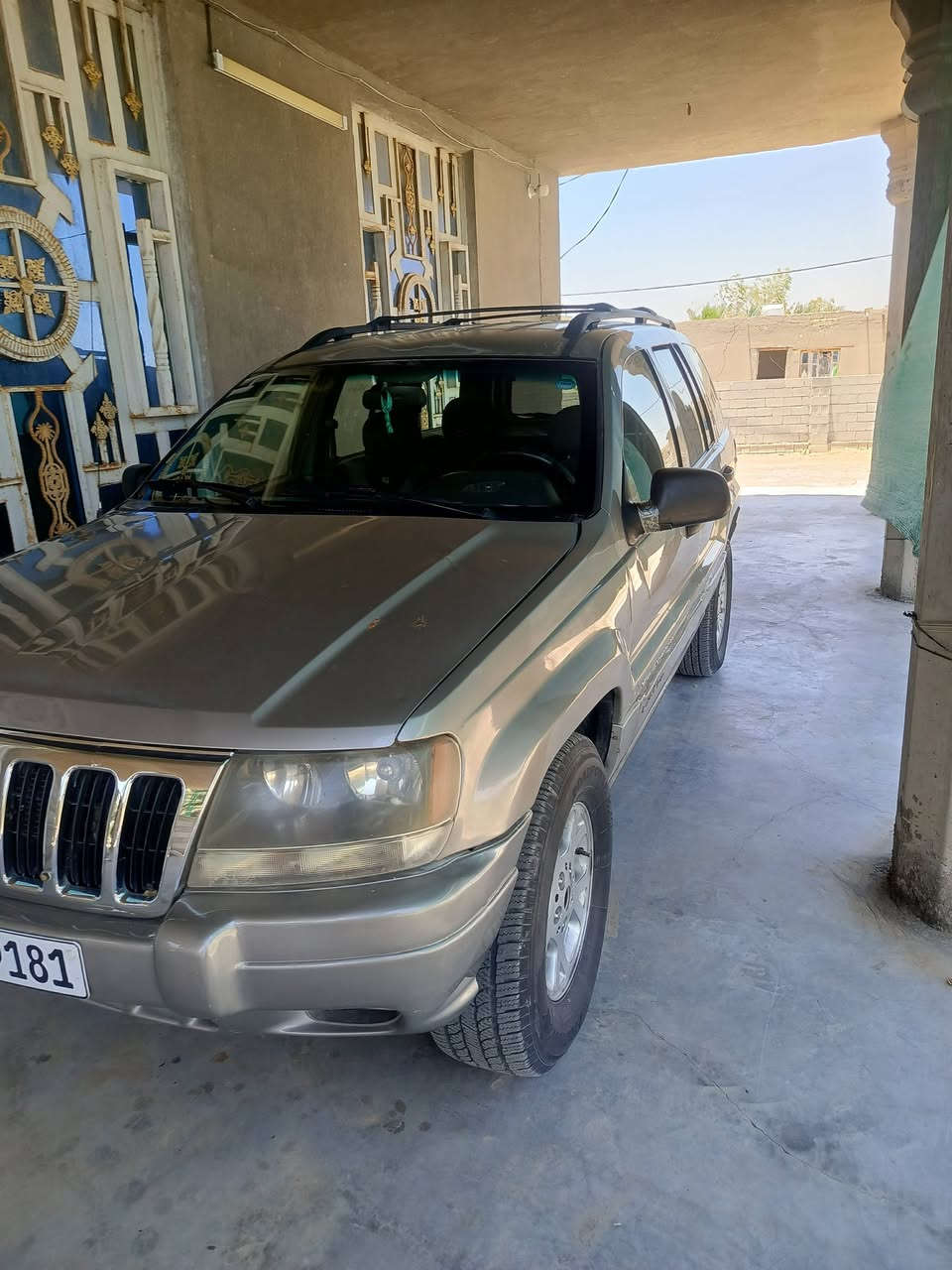 جيب لاريدو موديل 2000 رقم سليمانية هزة ورقم جديد 
تريد وكالة او تحويل السنوية 31 السعر 65 وبيه مجال
العنوان واسط
***********
