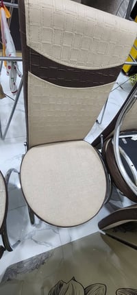 حي العدل بغداد • ميز طعام