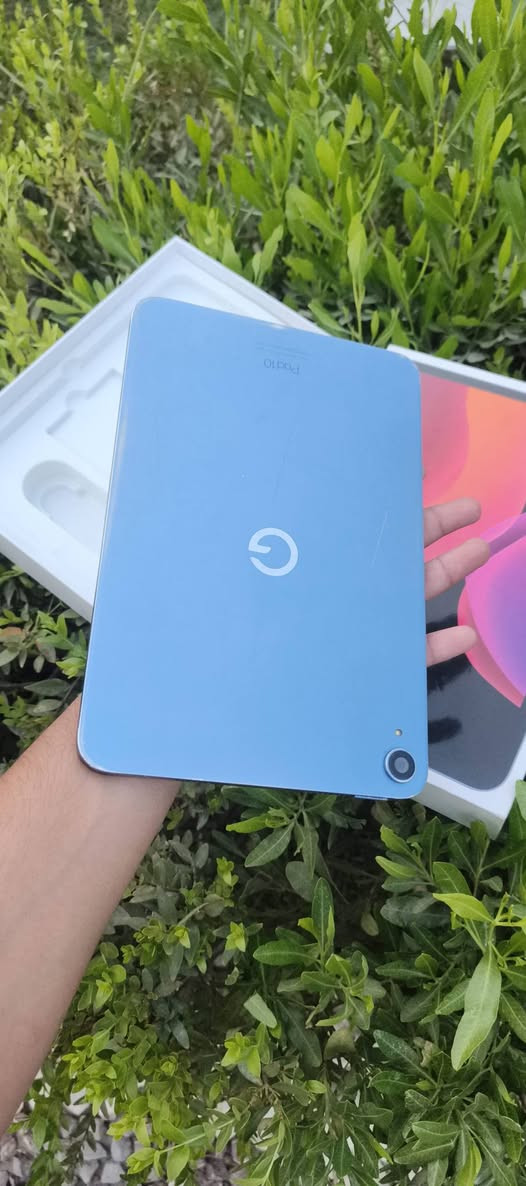 السلام عليكم، للبيع تابلت G-tab PAD10 الأصلي، الجهاز نظيف جداً وشغال بشكل ممتاز، مناسب جداً للدراسة، المنصات التعليمية، الألعاب الخفيفة، وتصفح السوشيال ميديا.
السلام عليكم جهاز ايباد 
• الموديل: G-tab PAD10
• الشاشة: بحجم 10.1 بوصة بدقة عالية (800*1280 IPS) مريحة للعين.
• المعالج: رباعي النواة (Quad Core 2.0GHz).
• الذاكرة العشوائية (الرام): 8 جيجابايت (4 أساسية + 4 إضافية لتسريع الأداء).
• الذاكرة الداخلية: 128 جيجابايت ROM (مساحة كبيرة تخزن كل ملفاتك وتطبيقاتك).
• النظام: أحدث نظام تشغيل Android 14.0.
• البطارية: عملاقة بسعة 6580mAh تدوم معك لفترات طويلة من الاستخدام المتواصل.
• الكاميرا: خلفية بدقة 8.0MP وأمامية بدقة 5.0MP.
• الشبكات: يدعم واي فاي فائق السرعة 5G Wifi.
• اللون: أزرق مميز (Blue) 💙.
📦 الملحقات: يأتي مع كارتونه الأصلي وكافة الملحقات (الشاحن، الكابل، الحافظة "الـ Case"، ودليل المستخدم).
💰 السعر: [75وبي مجال ]
📍 الموقع: كربلاء الحر ]
📞 للتواصل والاستفسار ***********
