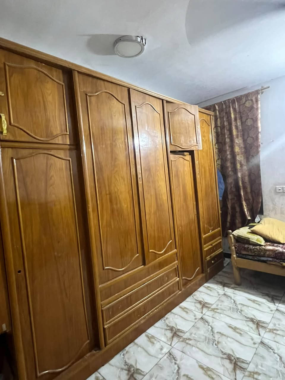 كنتور اصلي صاج للبيع مبي نقوصات بس اقفال مال بوب والمجر مالته موجود بس دك يرادله
***********
