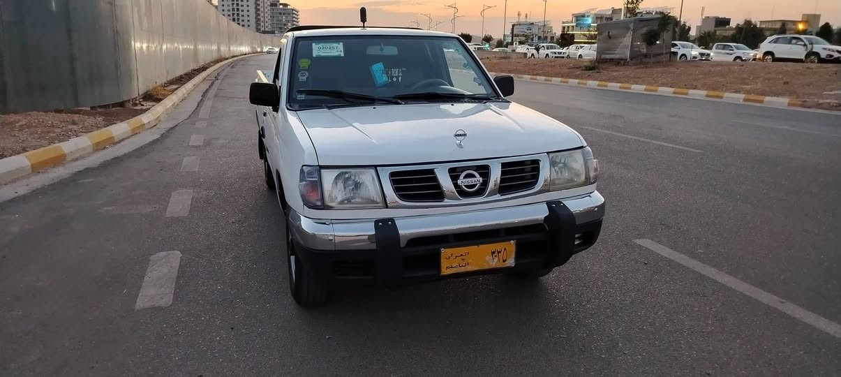 بەناوی خوای گەورە نیسان بۆفرۆشتن مۆدێل 2002تەبرید نمونە لۆکلۆک پێشی کرانەوەی نیە شانو سەقفی هیچی پێوەنیە بۆدی سفرە کون نەکراوە لۆکلۆک ئاڕم پلاسیک سلێیمانی بەشەرتی گێڕومەکینەوئەکسل بەشەرتی ئاڕموئەوەلیاتو خرامە*********** شربازهير, السليمانية
