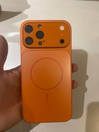 ايفون 13 pro max ذاكرة ٢٦٥  الجهاز اليوم بدلتله شاشه وبطاريه وضهر لان ...