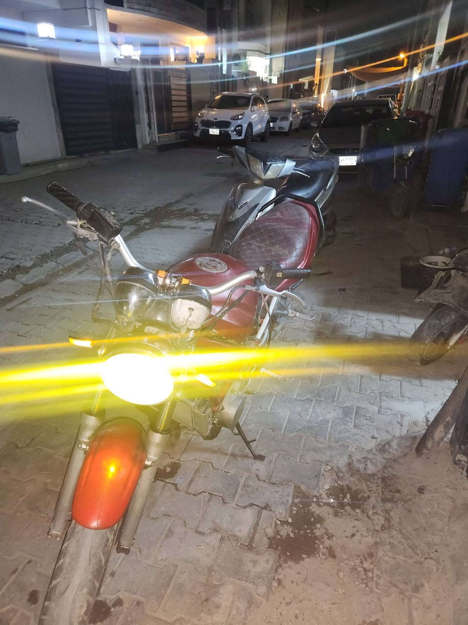 السلام عليكم دراجه بانده 400 نضيفه نقصها كتف شحن ويرادلها تنضيف كابريتر كهربأيات شغاله مكينه نضيفه الأوراق ضايعه أكفل سرقه و عشاير مكاني بغداد الحريه ***********

