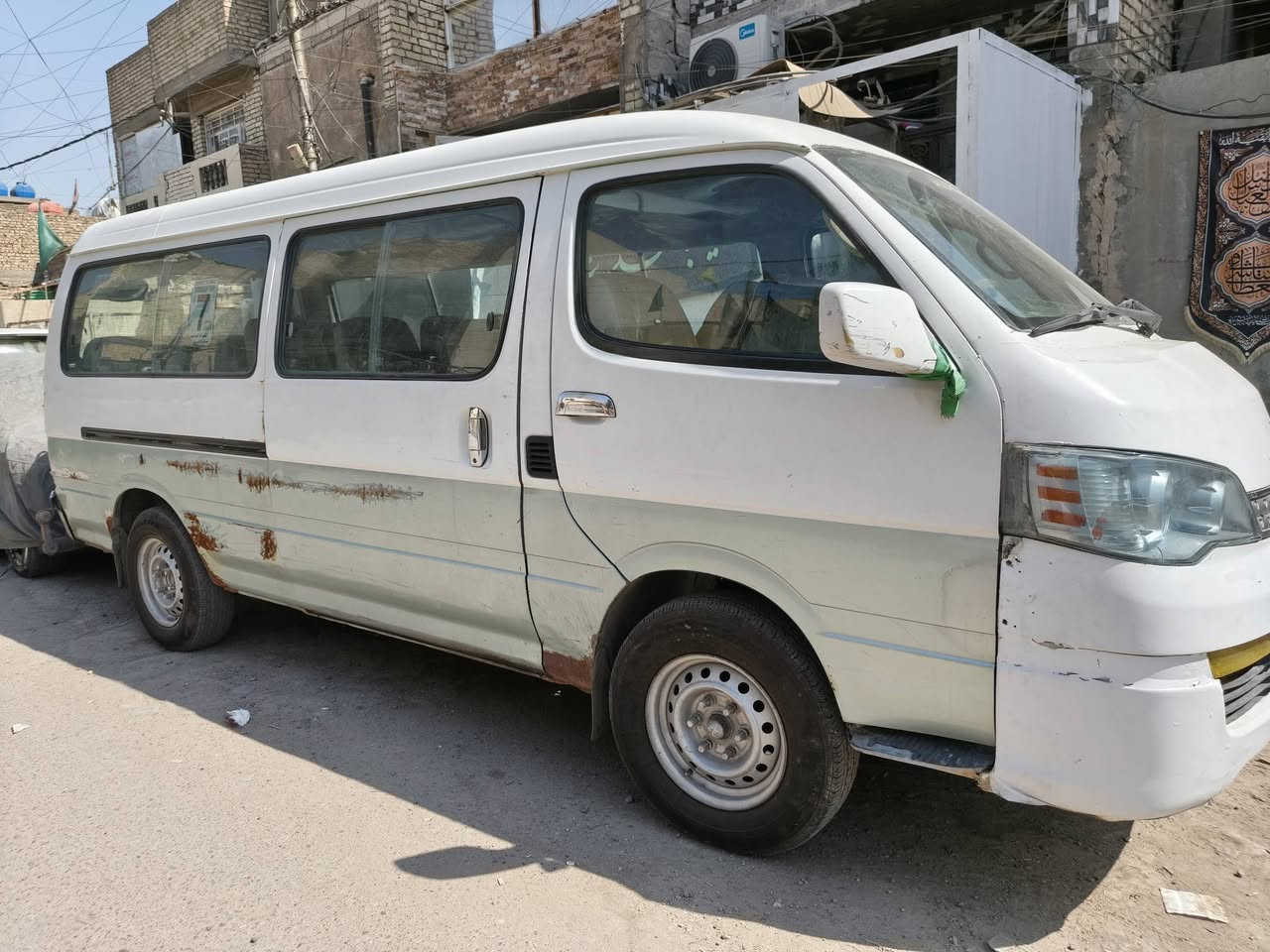سيارة H1 موديل 2012 كير ومحرك مكفول بس بيه طخات بصيط على البارد السعر 65 العنوان بغداد مدينة الصدر رقم الهاتف ***********
