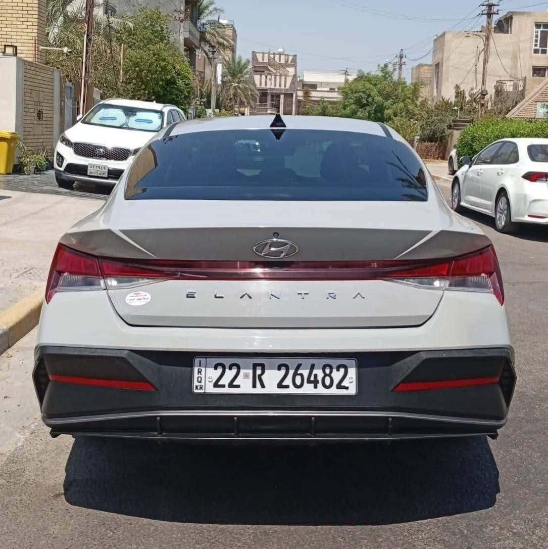سعر مناسب جوه خواتها
لون سمنتي مميز اعلى مواصفات 
النترا موديل 2024 
ماشيه 30 الف مايل
فول مواصفات 
بصمة ابواب وبصمة تشغيل فتحة (سلايد روف ) 
محرك 2.0 دوش المرغوب 
بيها شوية بارد وتكحيل بالبنيد  بدون فتح بجم كبس خلف كبس صفاح السيارة موس بدون ايرباك بدون صبغ   
مكان السيارة حي العدل 
للاستفسار ***********
