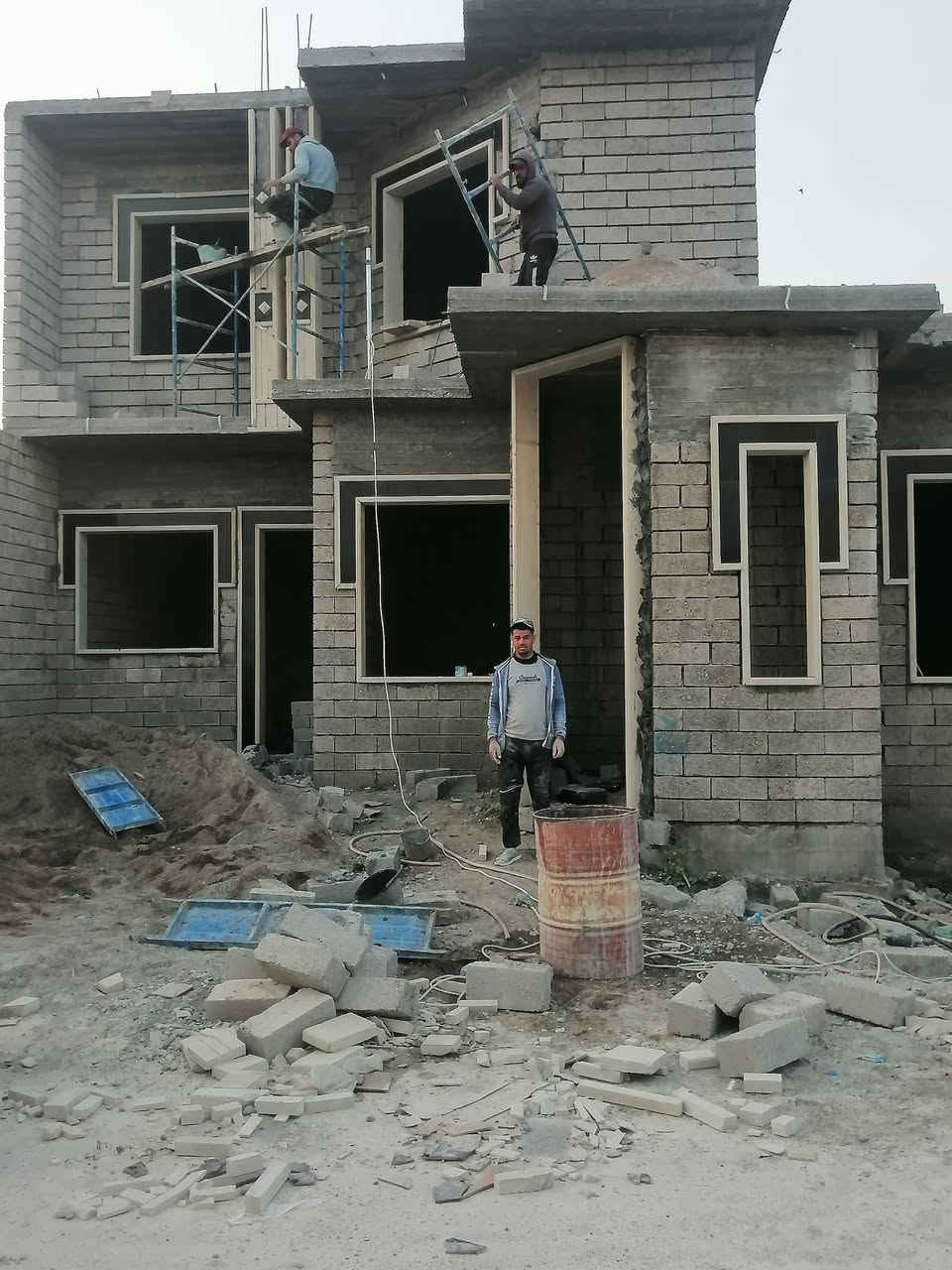 يوجد كادر حجر حلان بسعر مناسب شغل شرط هندسه من يرغب بل عمل يتصل عل خط و الخاص مفتوح ***********
