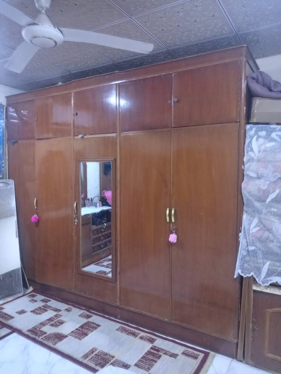 غرفت اخشاب صاج كامله لبيع مع دوشك طبي ابو ضمان سعر غرفه 600بيها مجال دوشك طبي 150مكان بصرا حيانيه ***********
