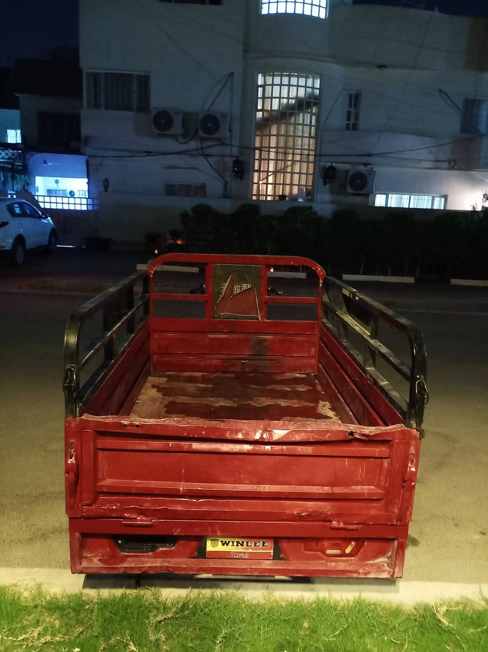 سلام عليكم ستوته شحن للبيع نضيفه  عدد البطاريات خمسه كلشي شغال بيه السعر 750وبيه مجال العنوان بغداد الوشاش *********** واتساب ورصيد
