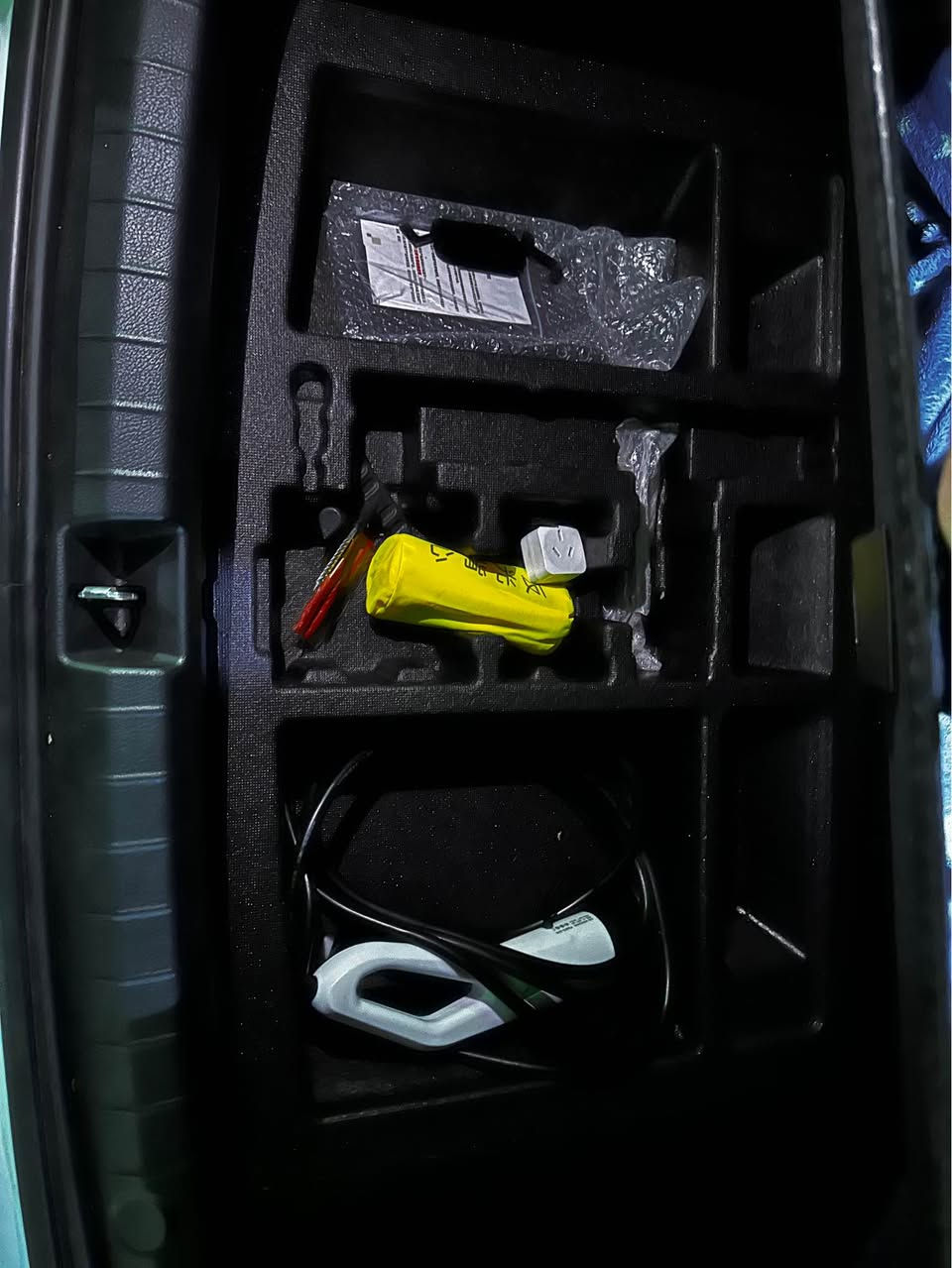 Byd seal 05 22.000رۆشتووە
هیچی پێوەنییە سارد و بۆیاخ و pdrنییە یەک شوختی بچوکی هەیە بۆیاخ تەنکە ناو کرێمییە تەنکی گەورەیە پاتری ٥٥کم مەکینە و کارەبایی بەشەرت سعری 137$
(0787)(480)(8779) السليمانية, العراق
