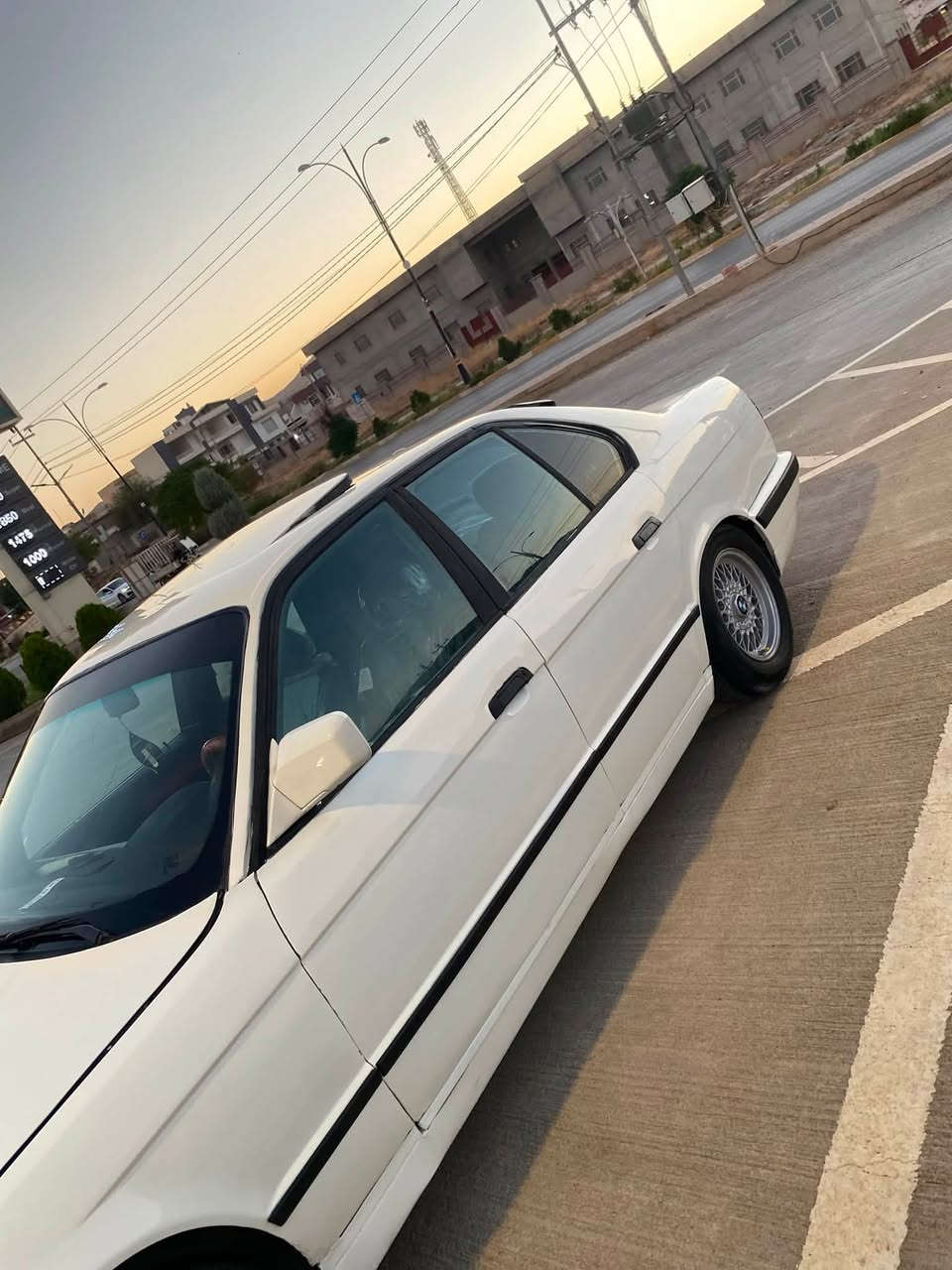 بەناوی خوا BMW 520 گێڕ حادی، ئاڕم پلاستیک هەولێر ئاڕم و ئەوەلیات و موس و بڕاوەو لێدران بەشەرت ، ڕەقەم پلێتی ئەسڵی ، کورە بۆجوانی بێ چاڵ و قوپ، مۆدیل 91 کراوەتە 95 , گێڕو مەکینە ئەوروپی هەڵمیشی نیە لۆک ، کلاج ڕادیس🚀, سڵایدی کارەبا مەزبوت ، ئێڕباگ ، فۆڕمیکا ، پێش گەورە، جەگی بیلادی ، کوشن پەڕۆی بیلادی لۆک ، 4 تایەو ویل حەسیر سفر ،دەحامیM ,گزۆزM, لایتی بیلادی زینۆن، تەبرید بەس کۆپرێسەری نەقسە گەرمی مەزبوت ،ڕۆن و بانس و سێرڤسی کامل ، گێڕو مەکینە و کارەبای و تەقەو ڕەقە بەشەرتی هەزار فیتەر ماڵەکە بەس ماشاءالله ی دەوێ نرخی (39) گەڵایە، شوێن ڕانیە *********** ئەدمین 🖤
