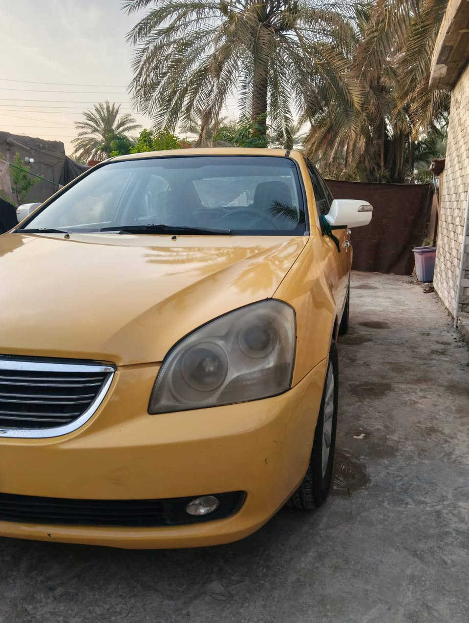 السلم عليكم سياره ابتمه لوتز للبيع محرك 2400  تكسيي رقم كربلاء   باسمي  سعر 80وبي مجال  شامل التحويل والغرامات  والهيه للتواصه رقم *********** مكاني الحله سياحي
