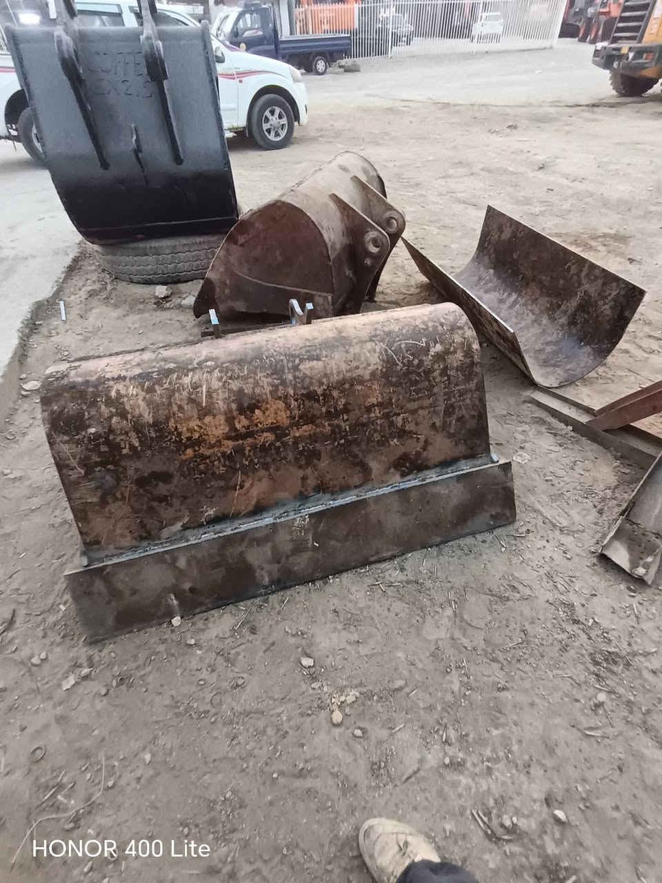 السلام عليكم كيلات تطهير ذراع طويل شغل درجة أولى حديد شرط اوكراني اتصل وتدلل ***********

نص مكتوب في الصور:
- HONOR 400 Lite