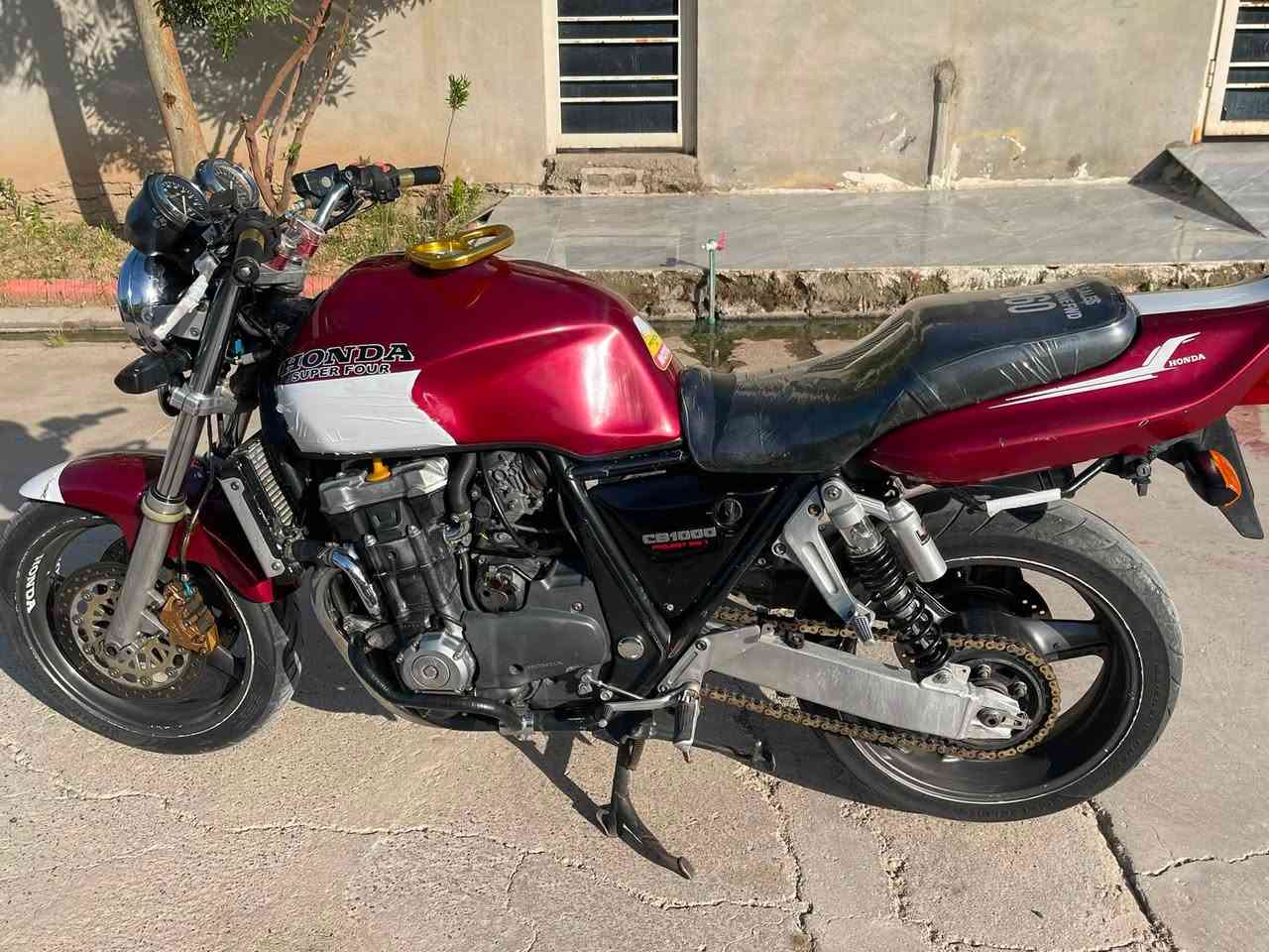 السلام عليكم.
دراجه سي بي CB 1000
لون حلو
شرط واحد ثاني بطناش
مكينه كير شرط
باقي التفاصيل خابرني وتدلل
رقمي *********** واتساب بي
