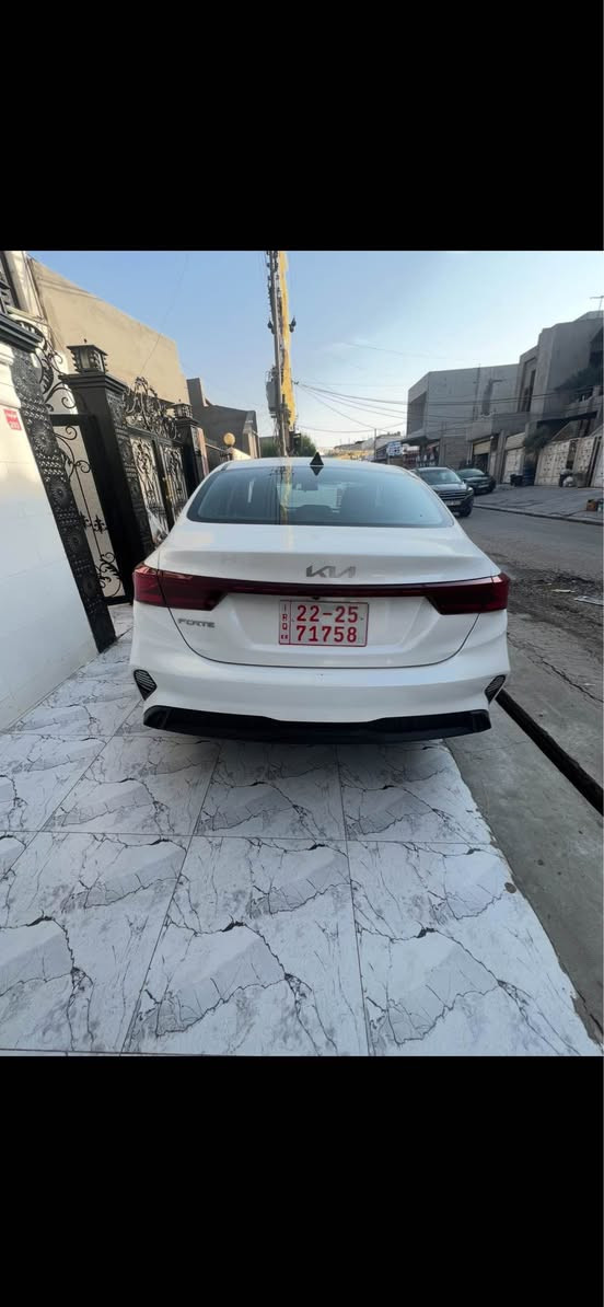كيا فورتي ٢٠٢٣ سعر جوه سوك بيع سريع فقط ١١٩ ورقه كير ومكينه بشرط طخم وحداديه وهزه وسنويه كلها جديد السياره رقم اربيل جديد باسمي تحويل وكاله بشرط السياره بيها ٥ قطع صبخ الامامي شاصي سليم ماشي ٥٠ الف مايل رقم شاصي موجود بل منشور ***********مكان سياره اربيل السياره سويج ورادار امامي وخلفي ويل كروم تبريد ثلج أربيل, العراق
