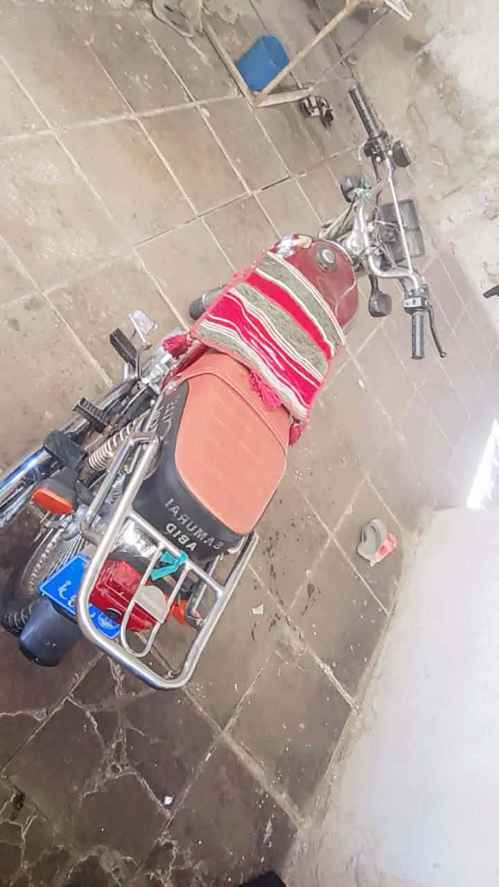 لبيع تايكر مديل 23 أوراق سكنر دراجه ماعزه شي سعر 550 بيه مجال نجف رضويه***********
