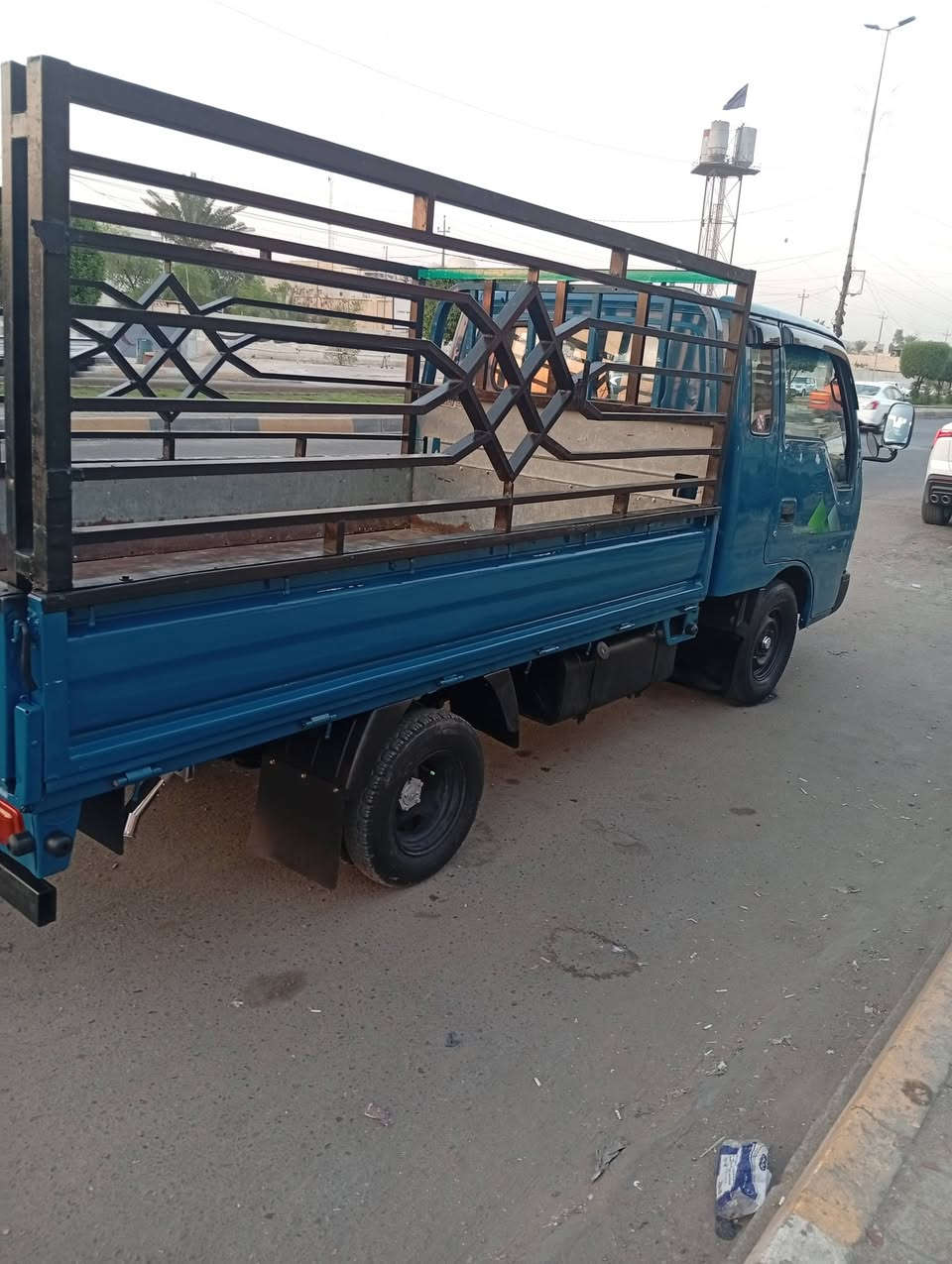 سلام عليكم كيا حمل البيع موديل 98 رقم بغداد مشروع وطني مكينه وكير واكسن وحداديه وشاصي وكهربائيات كفاله عامه وصبغ قليل عنوان بغداد شماعيه والاستفسار على هاذا رقم ***********
