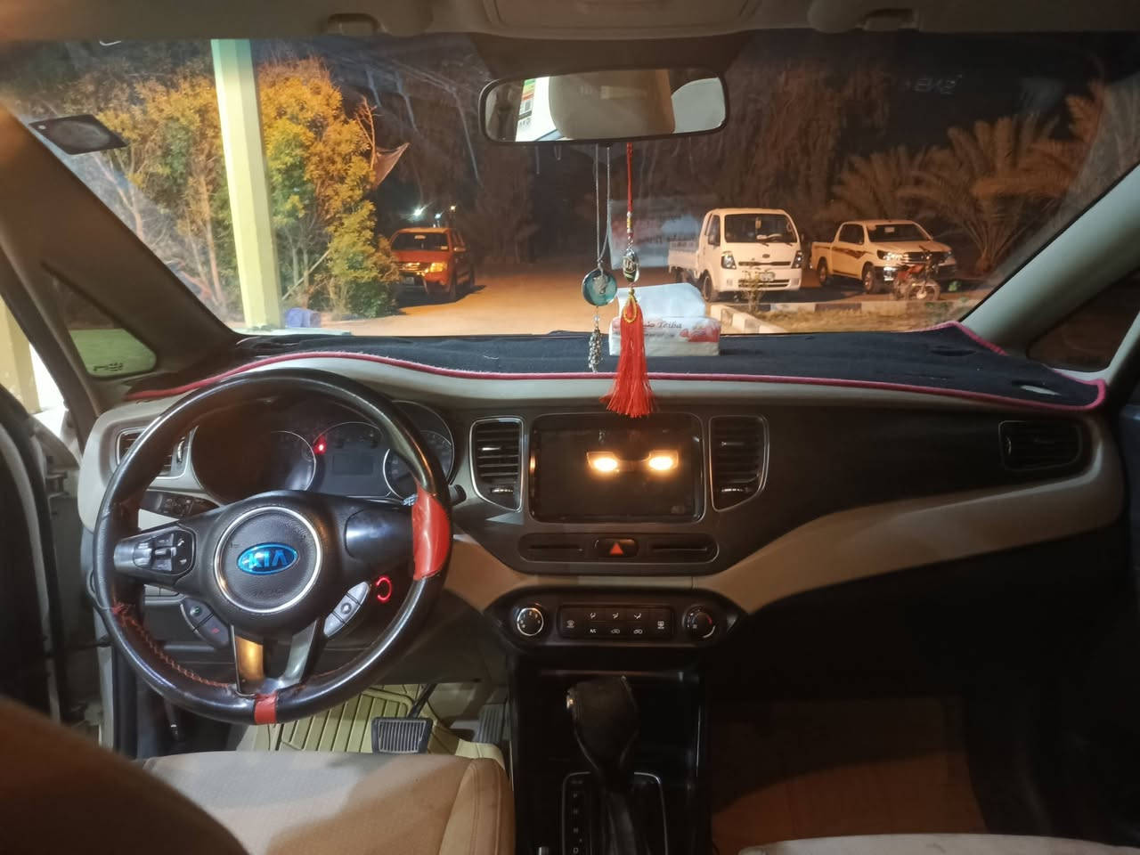 سلام عليكم كيا كارنز موديل 14 سياره نضيفه مكفولة كفاله عامه محرك 2000 وتبريد ثلج الرقم ***********
