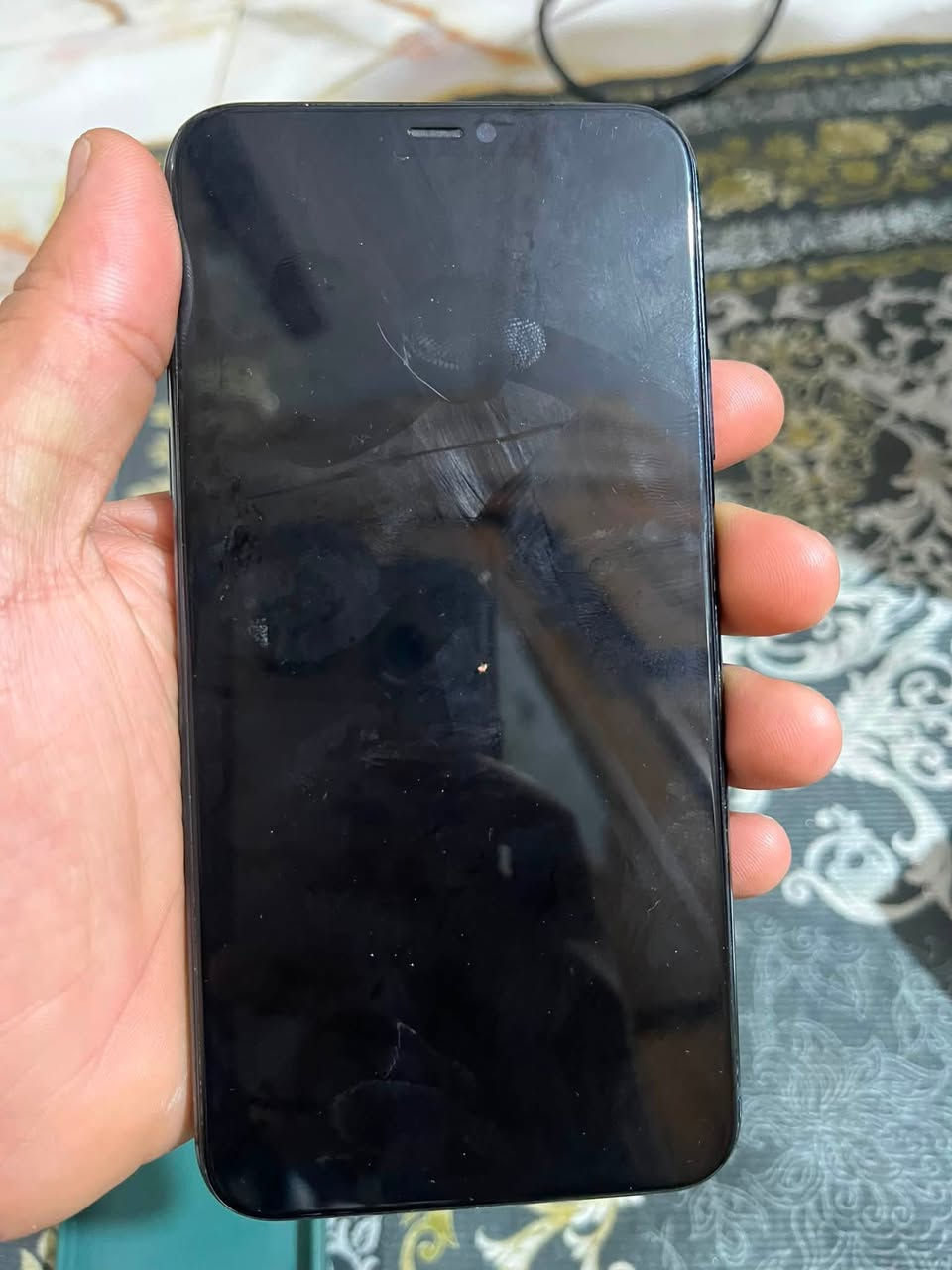 هاتف عدد 2
1_ايفون 13 برو كامرتين بي فقط السواد الي بشاشا ذاكره 128 بطاريه 80 

2_ايفون 11 برو ماكس الضهر مكسور وكامره الخلفيه واكفه داكره 256 بطاريه82

💵 رايدهن ثنينهن 550 قفل او مراوس بايفون 
📍عنواني بصره دور الصحه ***********
