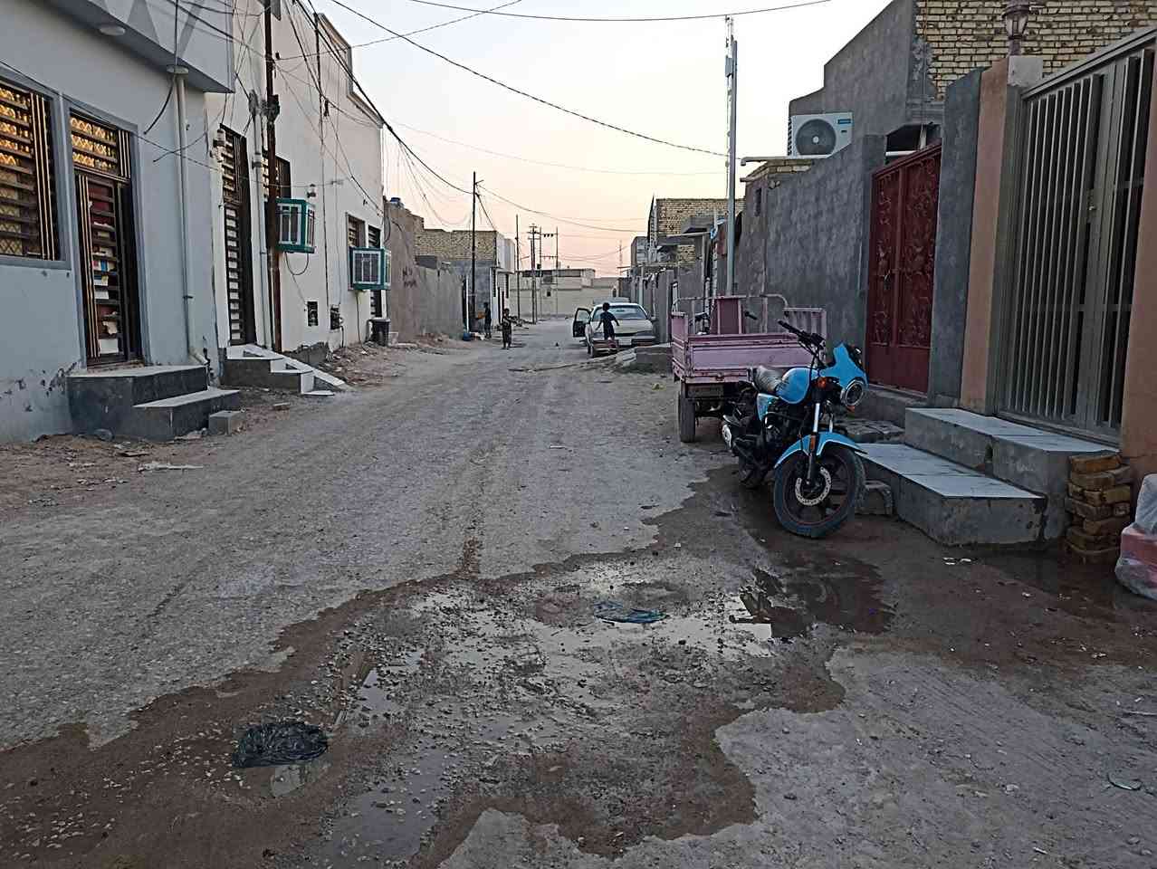 عرصة زراعي 100 متر مربعة للبيع منطقة سكنية متكاملة باقية بس هي ما مبنية مع جميع الخدمات 
حي ميسان قرب سكلة الكرعاوي بشارع الزوار 
***********
