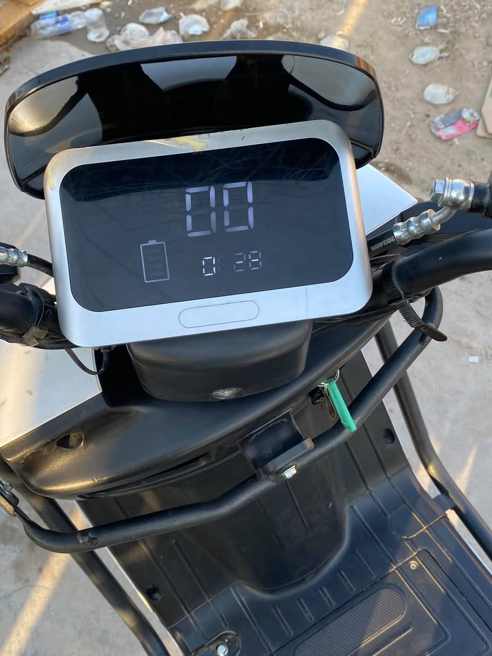 سلام عليكم دراجه شحن البيع سعر 900بيه مجال كك جيه دراجه نضيفه تخبل بطاريات 6كله جديد مكاني بغداد رقم الهاتف ***********
