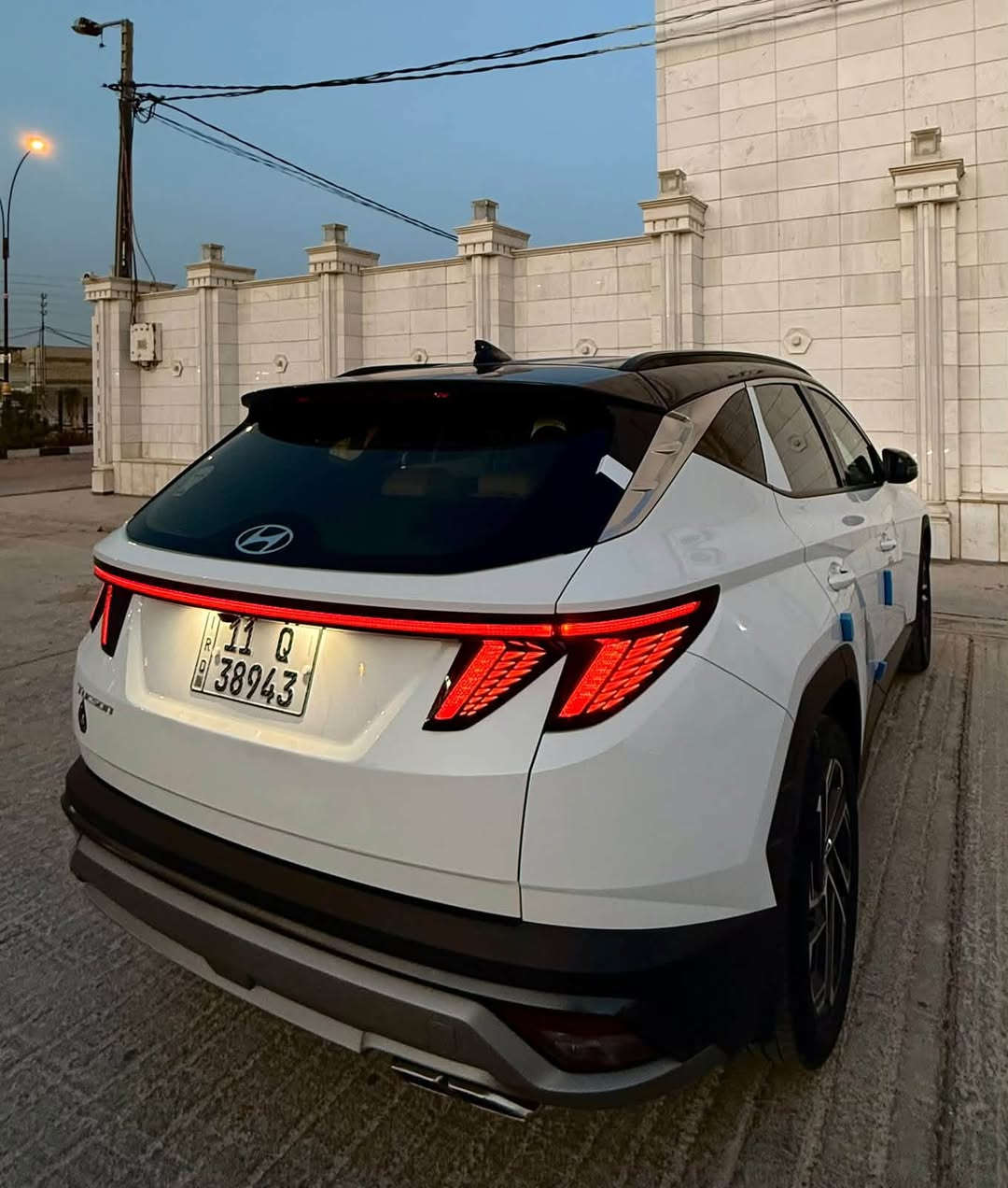اسعد الله ايامكم شباب🤝🤍💙
الحلال للبيع للبيع 

.هونداي توكسان 2025 تو كلر. كفاله عامه على وضع الوكاله استلام زيرو  ماشيه 35 كم رقم بغداد باسمي 

 .السياره جاهزه من كلشي وكفاله عامه من البارد والصبغ ولتبديل الفتح  عدا تكحيل كد اصبعين بالجاملغ الامامي 
و طعجه كلش صغيره ما تبين 

المواصفات:
📌شاشه متصله كار بلي
📌كامره خلفيه دواره 
📌كشنات جلد شغل ممتاز 
📌كشنين فول كهرباء للسائق والراكب
📌كيجات ديجيتال ليزريه
📌مرايات شفط
📌4وضعيات للقياده 
📌نظام منحدرات 
📌مرايات عاكسه للضوء
📌تشغيل عن بعد
📌ترحيب بيبان مع المرايات و الضوء الداخلي
📌حساسات اماميه و خلفيه
📌مكينه 2000 
📌جنطه كهرباء اوتو 
📌لايتات ولكشافات زنون اصل + LED نهاري اوتو  
📌طفايه حريق داخليه
📌اريل نفكيشن 
📌فول تحكم ستيرن مع تحكم اليه للسرعه
📌اوتو هولد
📌2 قطع تبريد

و الخ... من مواصفات التوكسان المعروفه. 

-السياره بحاله الوكاله كلشي بيها جديد و جاهز مكينه وكير ما مفتوحات وعلى وضع الشركه حداديه امامي خلفي جديد و بعدهن بالخط الازرق ما بيهه اي نقص تراي زيرو جواهه تخم تاير جديد باتري جديد حتى ماي الراديتر بعده على وضع الشركه 

-رقم بغداد الانكليزي باسمي  هزه و سنويه جديده 

-السعر (213$ ) و بيها مجال للشراي و ما اعتقد. اكو بهيج سعر ابد

للتواصل/ ***********.

*مكان السياره النجف الاشرف

