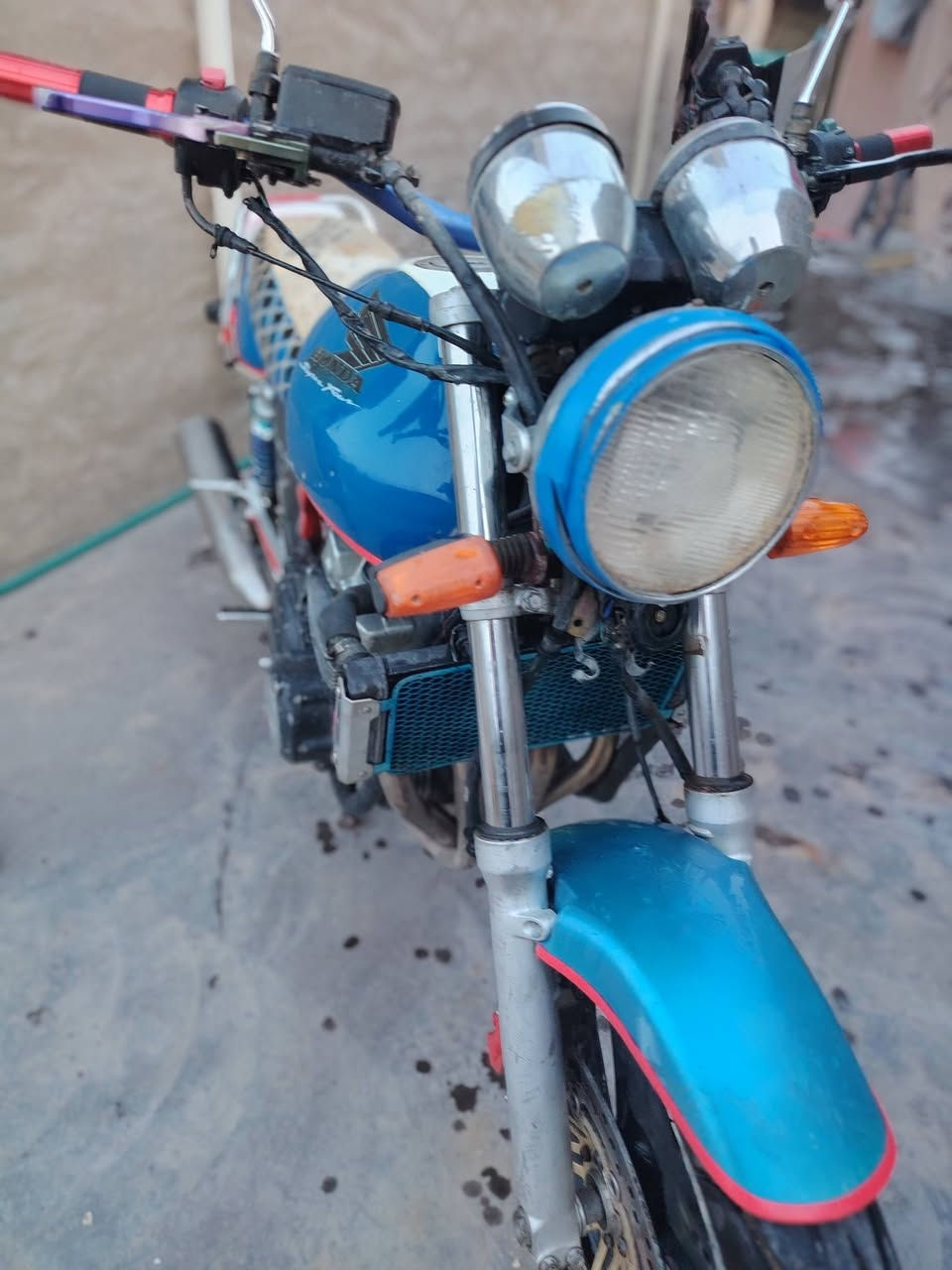 سيبي فور • ٤٠٠ • جيل اول