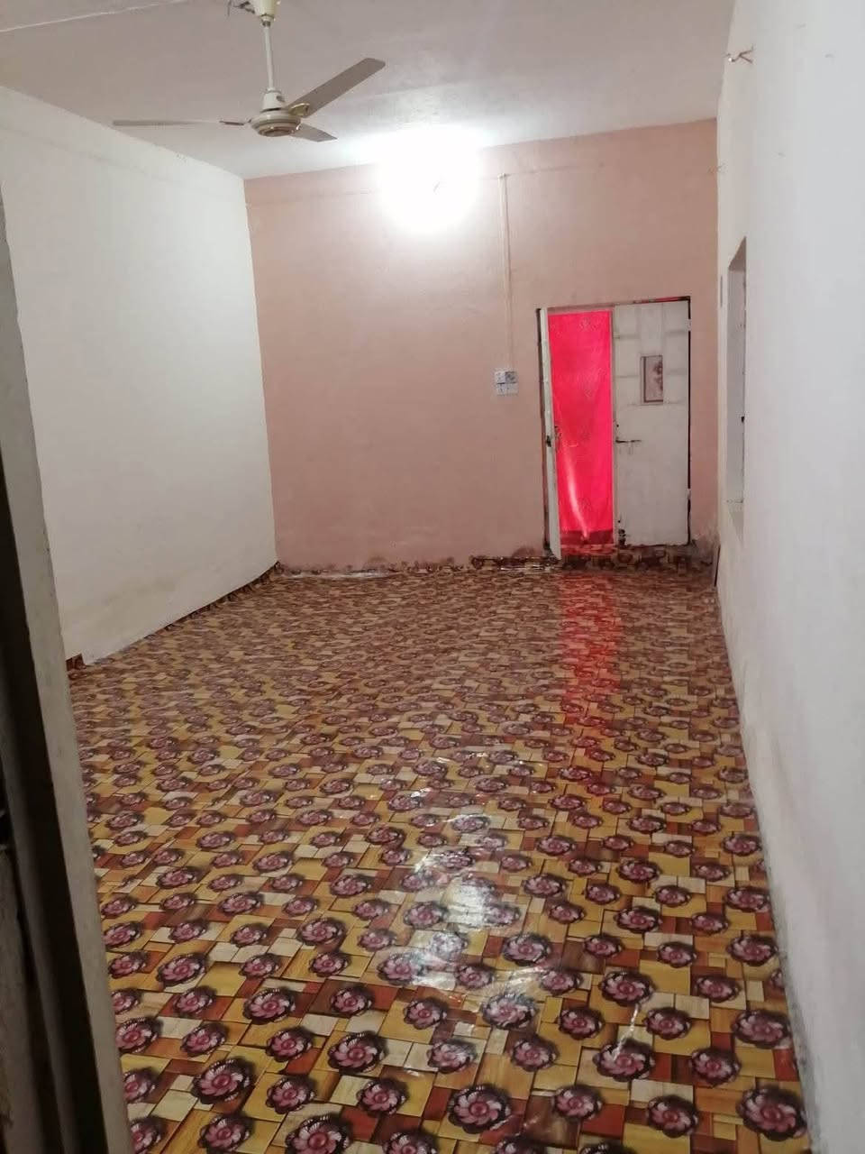 بيت للايجار • ١٠٠م • مول الكوخ