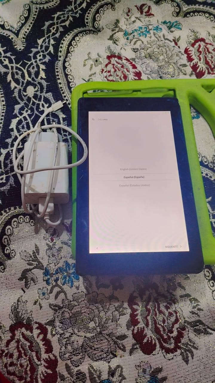 تابلت أمازون للبيع 📱
تابلت Amazon Fire بحالة جيدة، مناسب للأطفال ، ومفيد للمشاهدة والترفيه والألعاب والتطبيقات التعليمية.

يجي وياه جراب حماية أخضر + شاحن مثل ما موضح بالصور.

💰 السعر: 50 ألف دينار فقط
📍 الموقع: تكريت – صلاح الدين
📞 للتواصل: ***********

📸 الجهاز حسب حالته الظاهرة بالصور.
