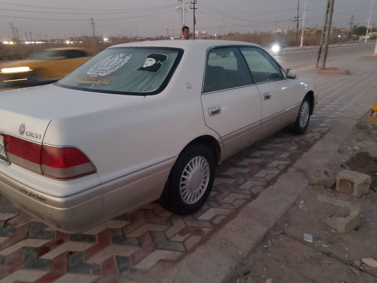 سلام عليكم أخواني ألأعزاء رأس ثور فلات موديل 2000أصل مكفولةاصوليات بأسمي سنوية جاهزة لأخير مكينة كير حدادية تبريد شاشة لمس كامرة ستيرن ودركة شاهينة لايت أبوعيون أصل زنون عالية ناصي سيارة. مال جناي صارلهة 8سنوات عندي ،،،سعر 90ورقة وبيها مجال بسيط وهذا رقمي اتصال فقط ***********،،مكان سيارة شطرة@
