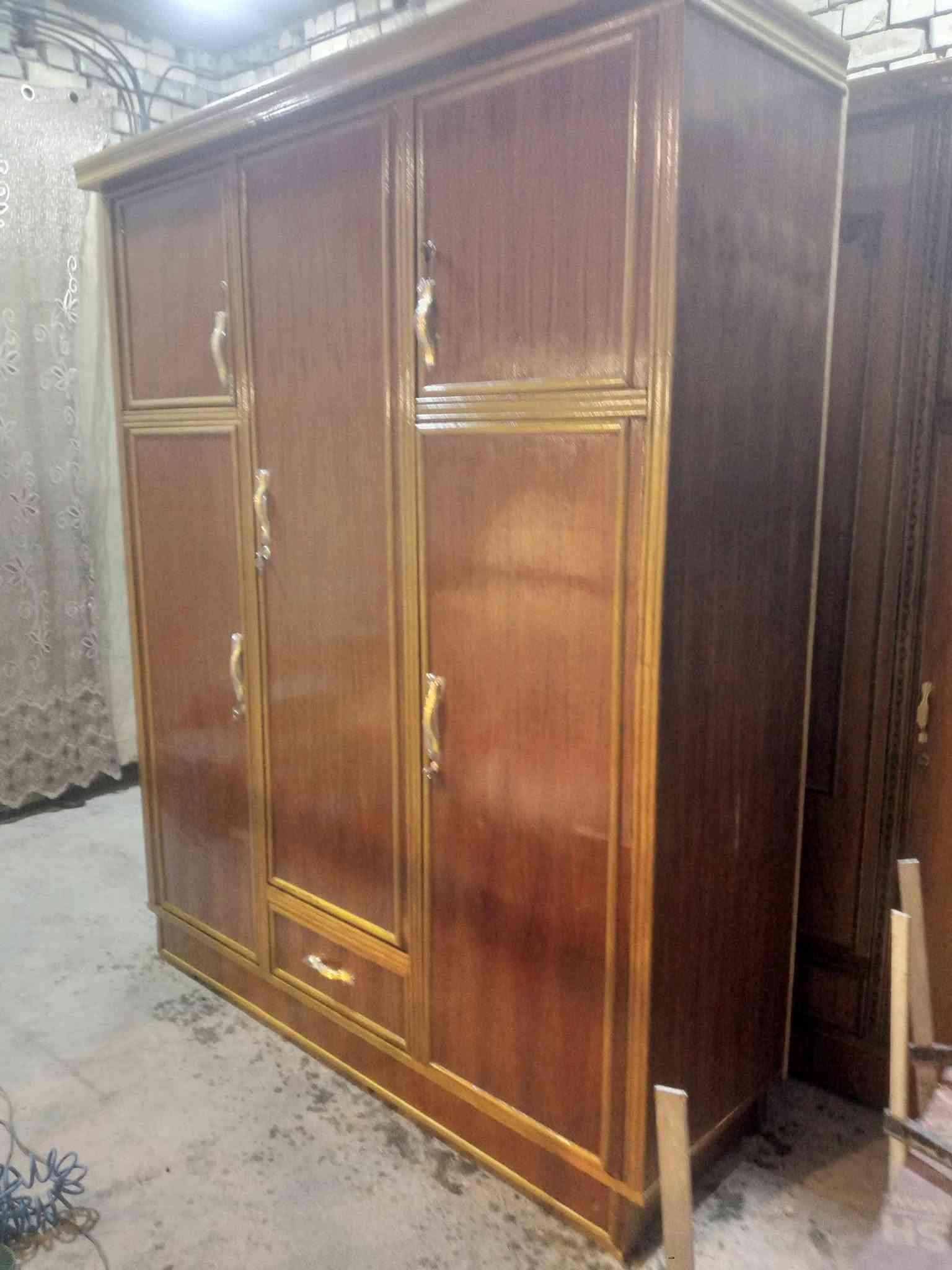 كنتور ثلاث ابواب مستعمل نظيف جدا مكان بغداد الأمين الثانيه ***********
