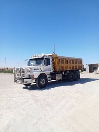 شاحنة • للبيع