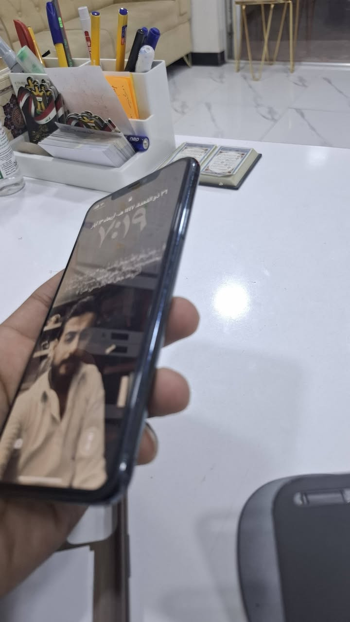 11 pro max
مكفول ومرتب 

بي بس شخوطات بالشاشة مامأثر ولا بي شي 

نموذج M 

مامفتوح ولا مبدل 

بطارية 88 جديدة شحن خير من الله

سعرة 350 قفل

استخدام حلو شخصي 

كارتونة وياه 

***********

نص مكتوب في الصور:
- ٧:١٩
- <
- حول
- الاسم
- < iPhone
- إصدار iOS
- < 26.4.2
- اسم الطراز
- iPhone 11 Pro Max
- رقم الطراز
- MWHM2J/A
- الرقم التسلسلي
- G6TZT38HN711
- انتهت صلاحية التغطية
- الأغاني
- .
- الفيديوهات
- ١٠٤
- الصور
- ٣٥٠
- التطبيقات
- ٢١
- السعة
- ٢٥٦ غ.ب.
- متوفرة
- ٢١٣,٢ غ.ب.
- النمط الداكن مشغل الإضاءة الدافئة متوقف انسجام اللون متوقف