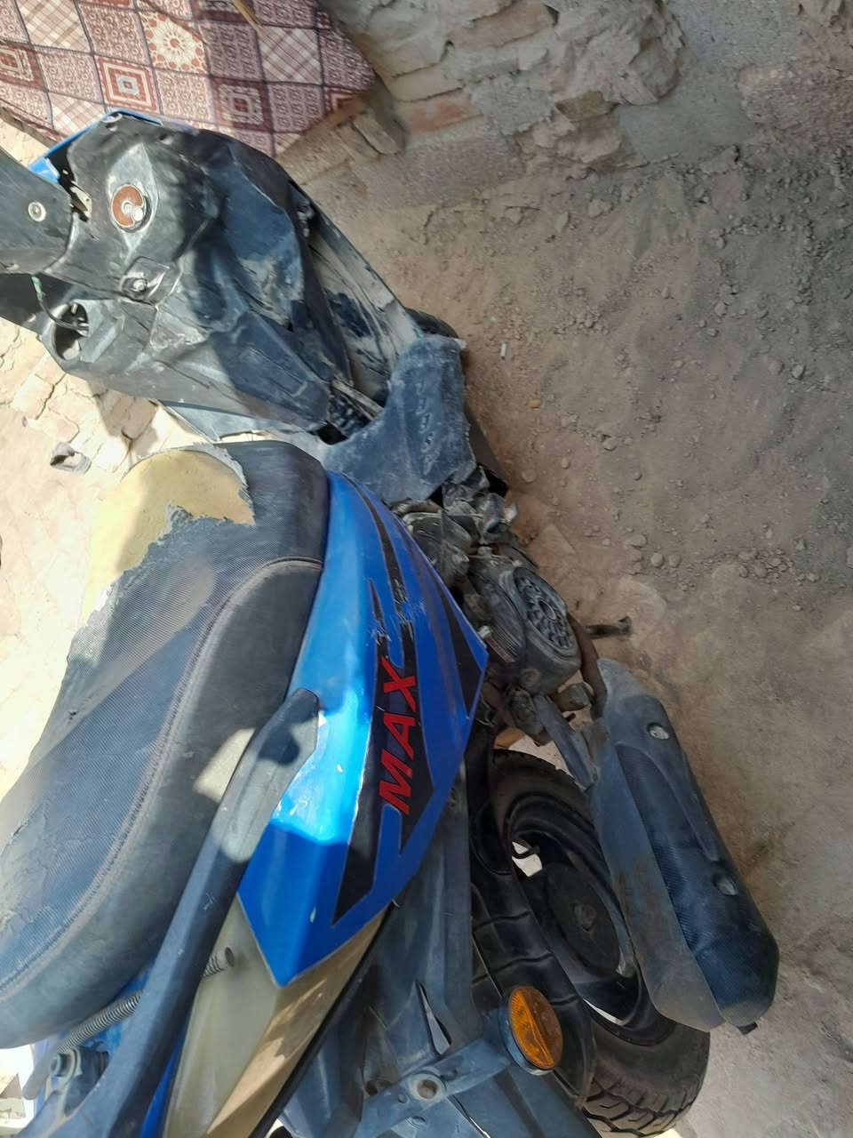 السلام عليكم دراجه ماكس للبيع السعر 350 وبيها مجال دراجه مع مجفته بس عاوزها كفرات والموش الراي دا يتصل هذا رقم تليفوني***********
