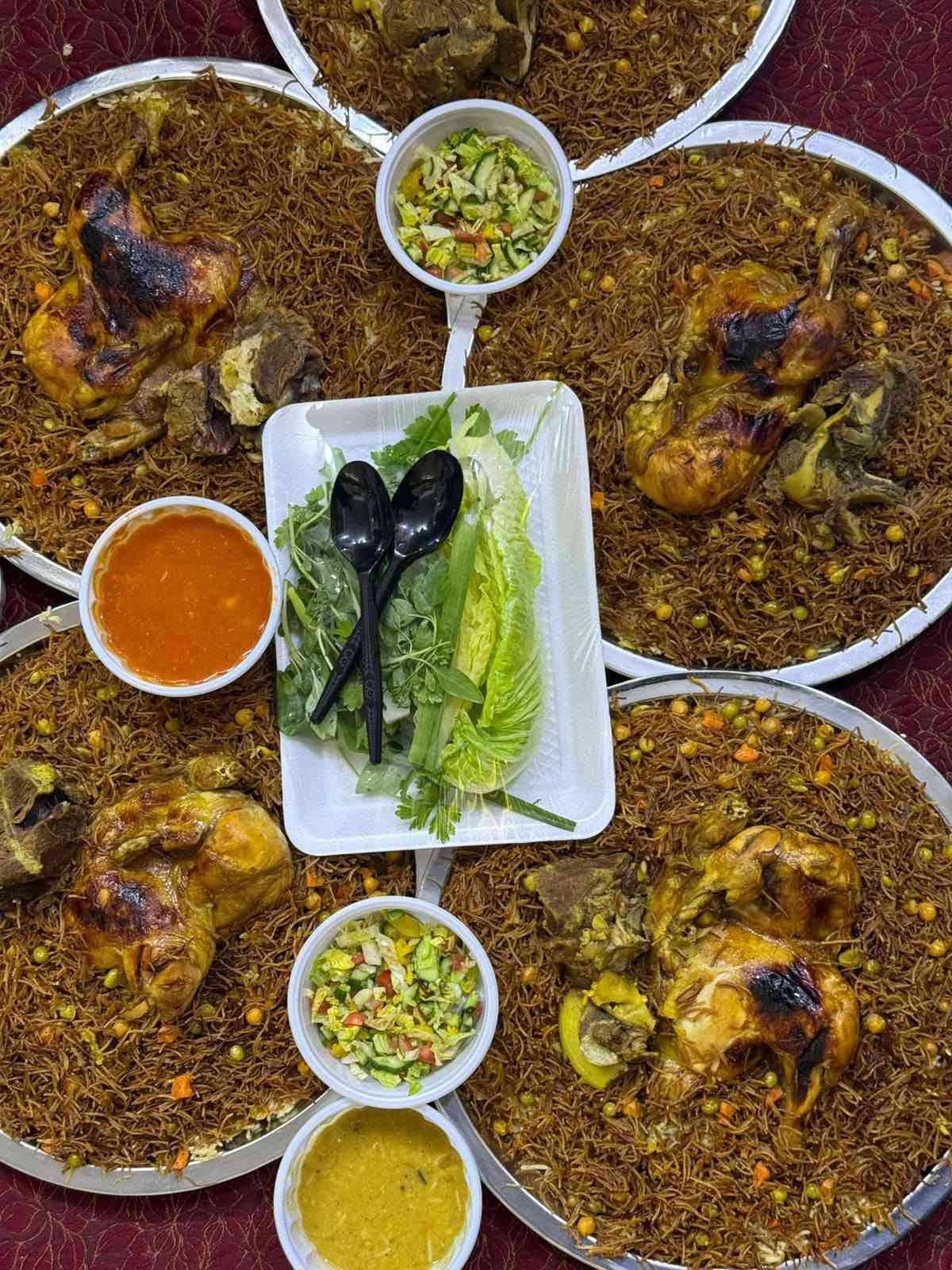 مستعدون لتجهيز الأكلات المنزليه 🌹😍
طبخ بيت متعوب عليه كادر نسائي مميز 🌹 
كلشي يجيكم مثل ماتردون طبخ كامل والطعم رائع الي يحب يحجز يثبت الحجز قبل يوم او يومين نستخدم لحم عراقي خالص والدجاج كذالك 
توجد خدمة توصيل مركز الناصريه الحجز واتساب او الصفحه الرئيسيه وتدللون ***********
مأكولات بركات ام البنين  في خدمتكم 🌹 
ارفعوا المنشور على حب محمد وال محمد 🙏
