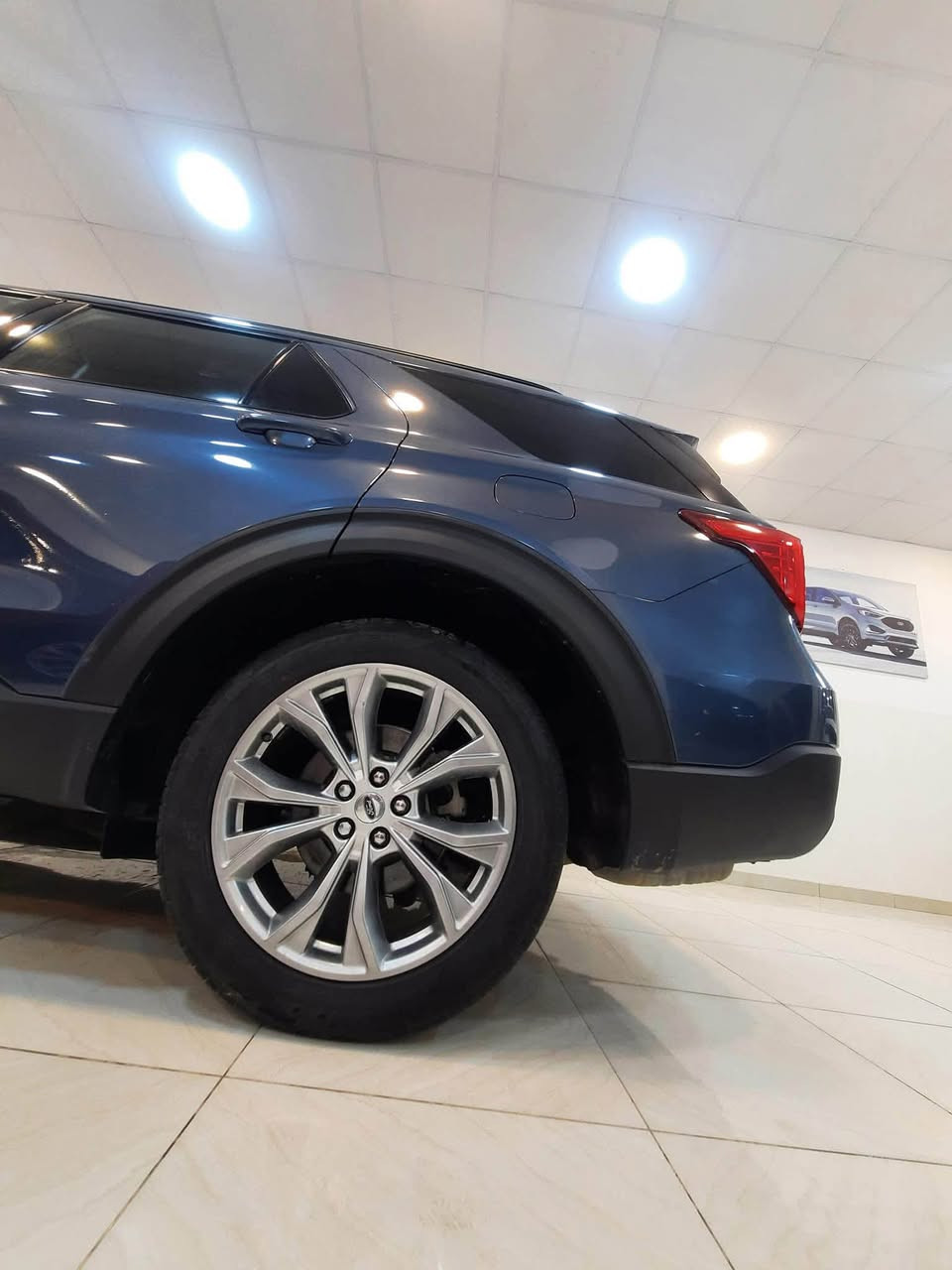 FORD EXPLORER XLT PLUS 2020
السعر 235$
💠 الفئة XLT PLUS

💠 الموديل 2020

💠 اللون / ازرق  بحري

💠 عداد المسافات km94,000

💠 حجم المحرك 4 سلندر توربو 

💠 القدرة الحصانية 300HP 🐎🐎🐎

💠 اللوحات / 22L 62925

💠 المواصفات 
▪️بصمة 
▪️دخول ذكي 
▪️تشغيل عن بعد 
▪️مثبت سرعة 
▪️قيادة آلية 
▪️تحديد مسار 
▪️رادار جانبي 
▪️رادار امامي 
▪️حساسات خلفية 
▪️كاميرا خلفية 
▪️فتحة سقف بانورامية 
▪️اوتو ستوب ستارت 
▪️تنبيه سرعة الشارع
▪️فور ويل درايف 
▪️مانع تصادم وتحذير 
▪️كشن كهرباء 8 حركات 
▪️كشن تدفئة 
▪️كشن جلد اسود 
▪️وضعيات قيادة 
▪️اوتو هولد 
▪️نفكيشن 
▪️كشن vip 
▪️صندوق كهرباء 
▪️تحكم ستيرن 
▪️مانع انزلاق 
▪️كشافات ضباب 
▪️اوامر صوتية 
▪️ستيرن تدفئة 
▪️اندرويد اوتو 
كير 10 سرعات 
تبريد 3 قطع 
ويل 20 سايد بريك بصمة 
شفتات ستيرن هوك سحب 
 الضرر / تبديل بنيد
رقم الشاصي/  1FMSK8DH3LGB68546
واتس اب ***********
