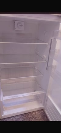لللبيع فيستل 20 قدم استعمال شهر 450 وبيه مجال وبعده بضمانه  0777027976...