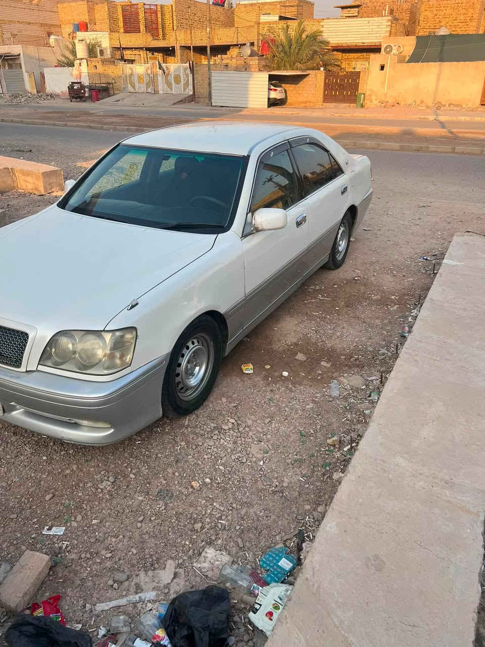 ملكه كصه جنطه جاهزه من الطول لطول مكان سياره العماره 
سعر 31 وبيه مجال سياره 3 دكم ***********
