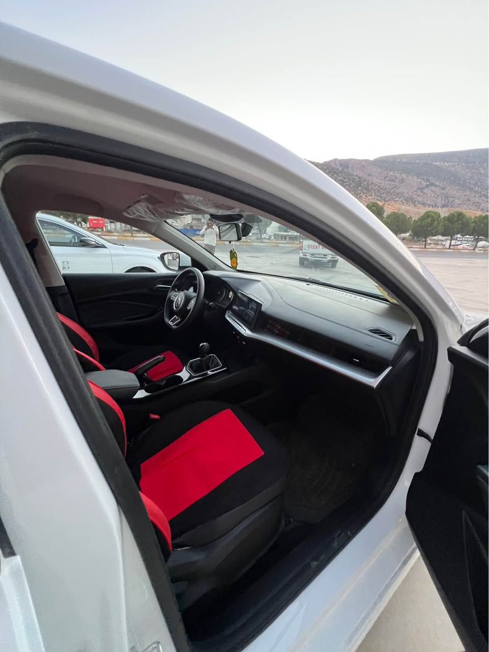 Mg gt 2025. 7000km. سياره كه گير حادي نمونه له جواني هيجي نيه ٩٨$خلاس دبيت شوين سوران *********** سوران, أربيل
