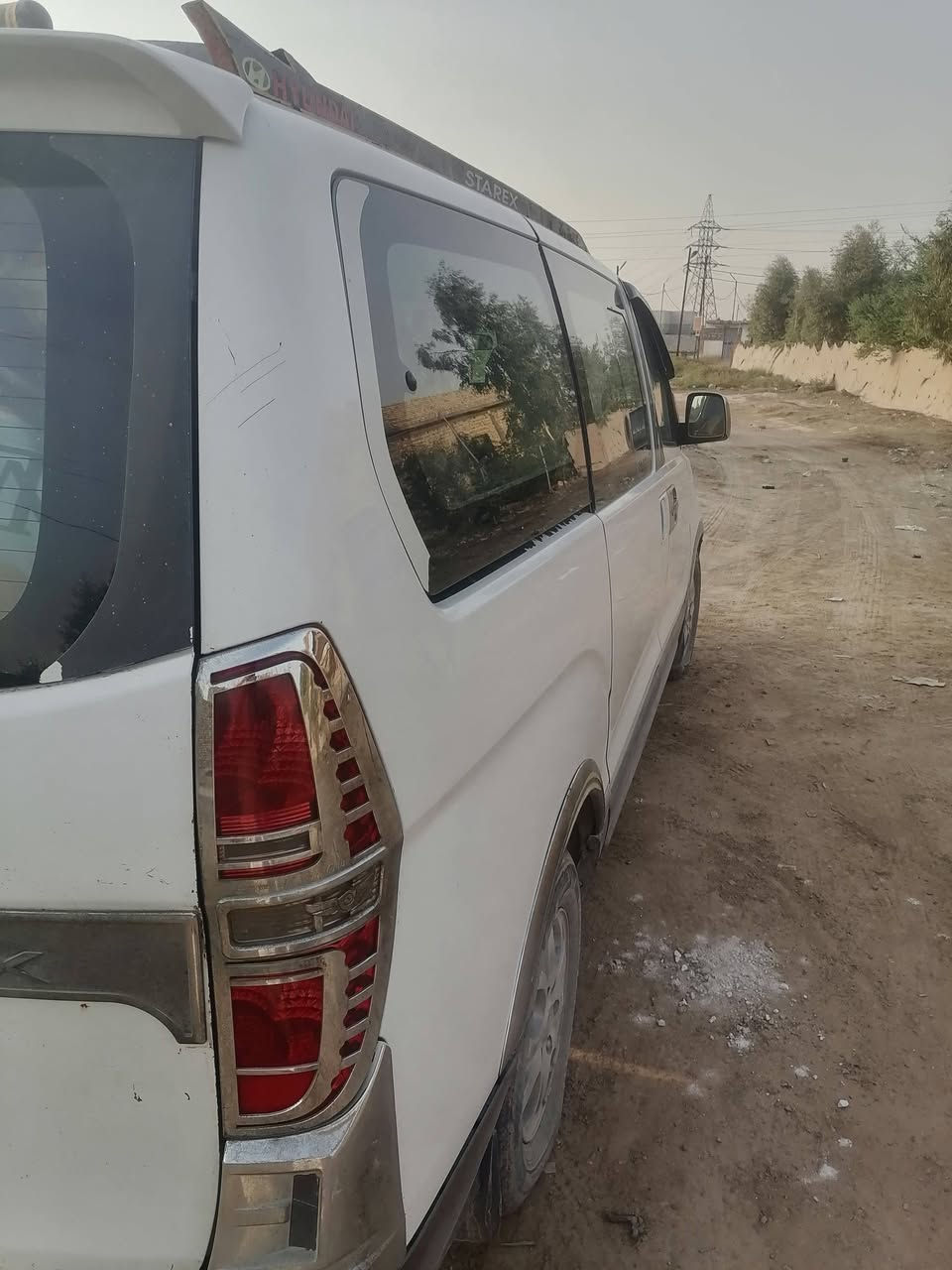 سلام عليكم ستاركس مفتوح محرك بي بخار تخم تاير باتري حداديه جديده قواعد دبل شركه تبريد ثلج  مكانه ديوانيه السعر ١٢٥ وبيها مجال حك الجيه للتوظيح القماره أثر خياس ومصلحهن
